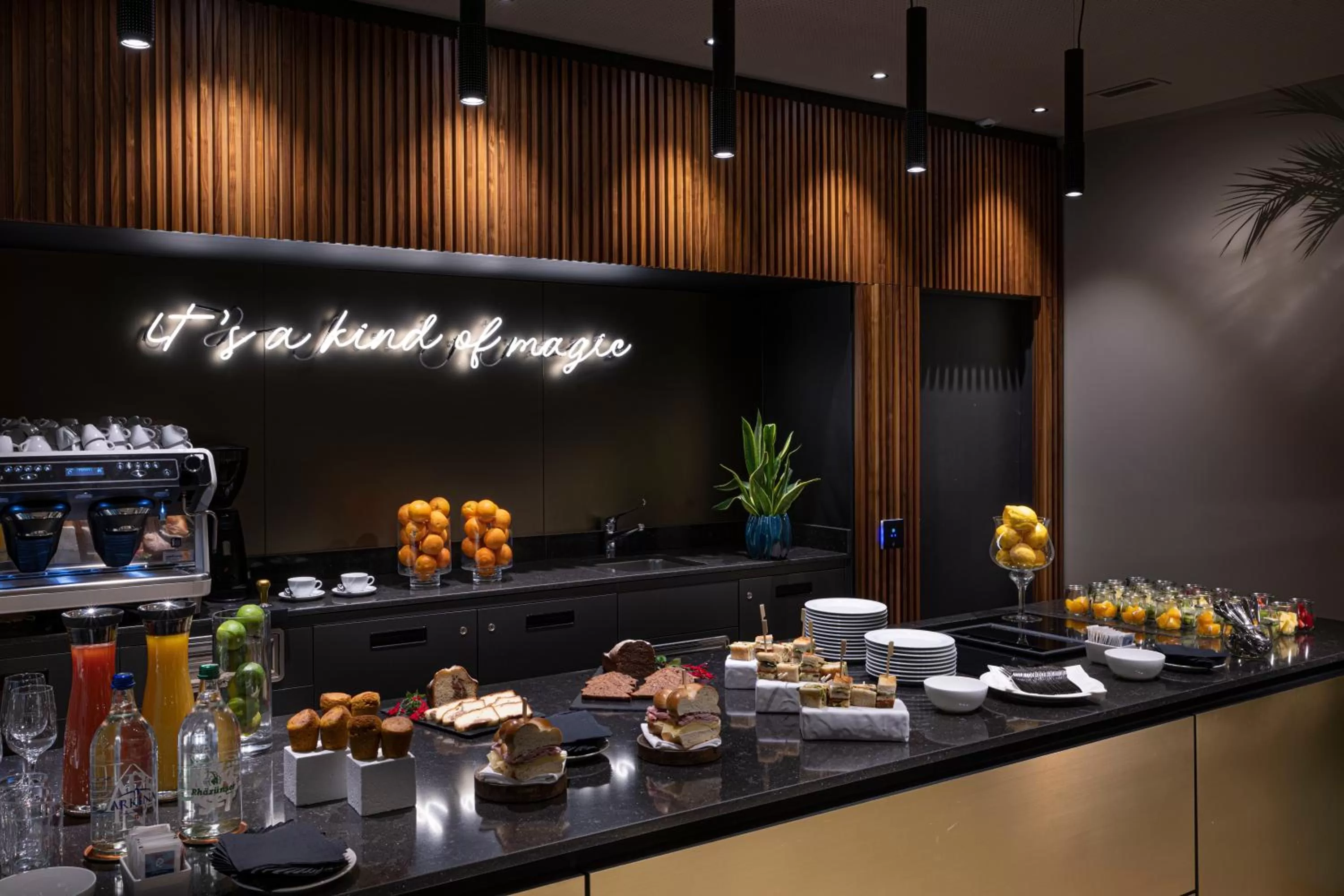 Food and drinks in LUGANODANTE Boutique & Lifestyle Hotel