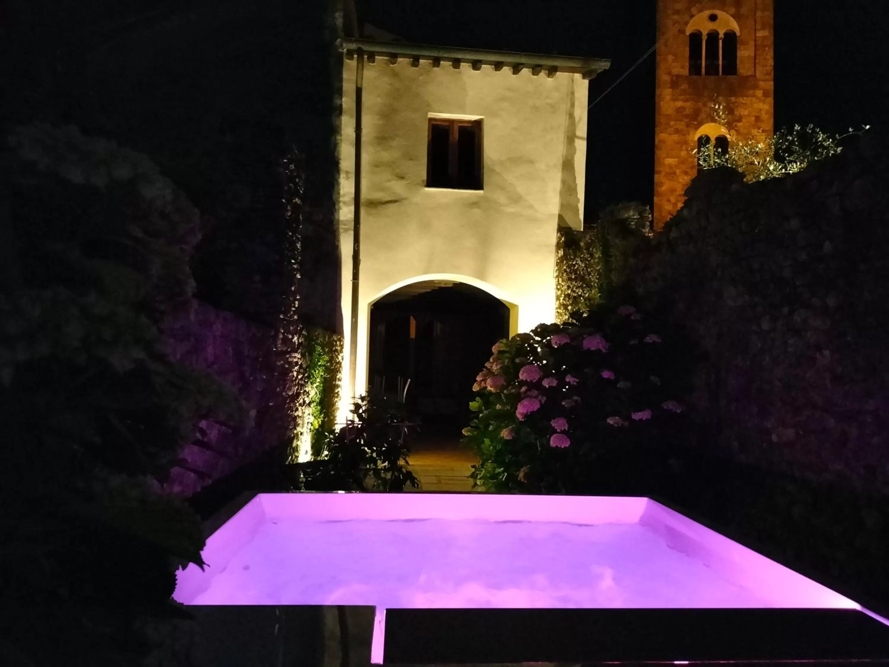Hot Tub in Badia Giulia Prestigious Historical B&B, Camaiore - Adults Only - No Pets
