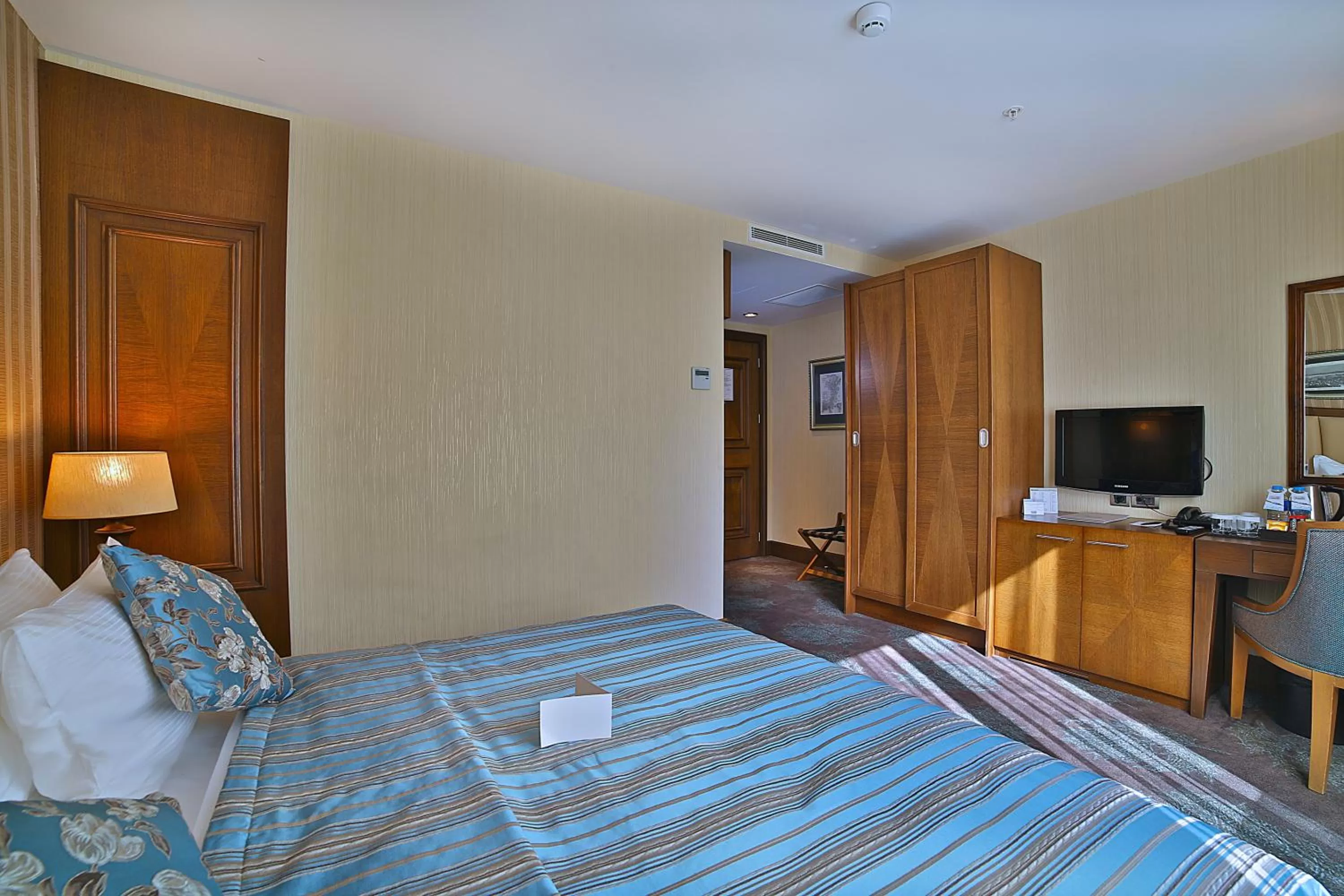 Bed in Adelmar Hotel Istanbul Sisli
