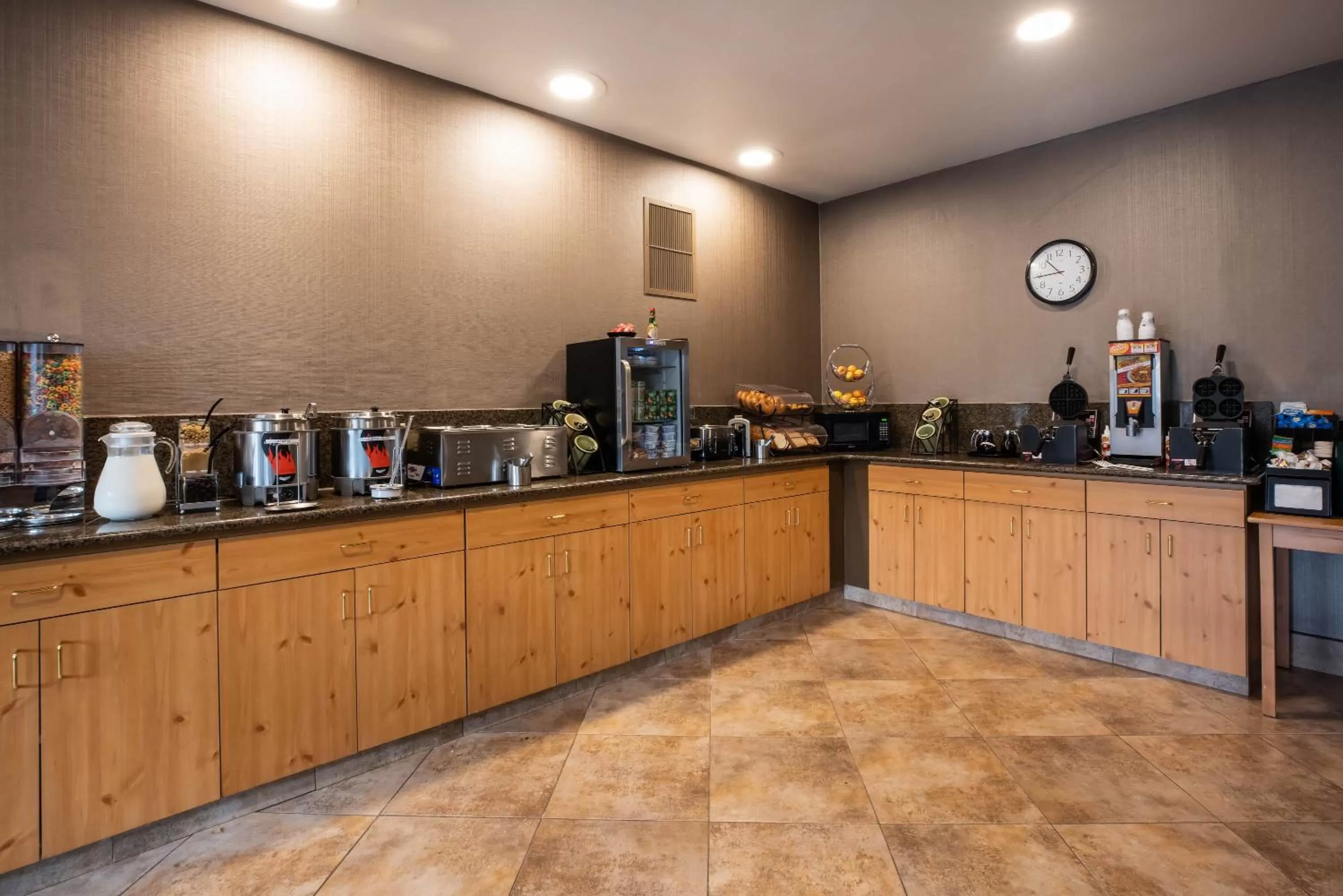 Buffet breakfast in La Quinta by Wyndham Eugene