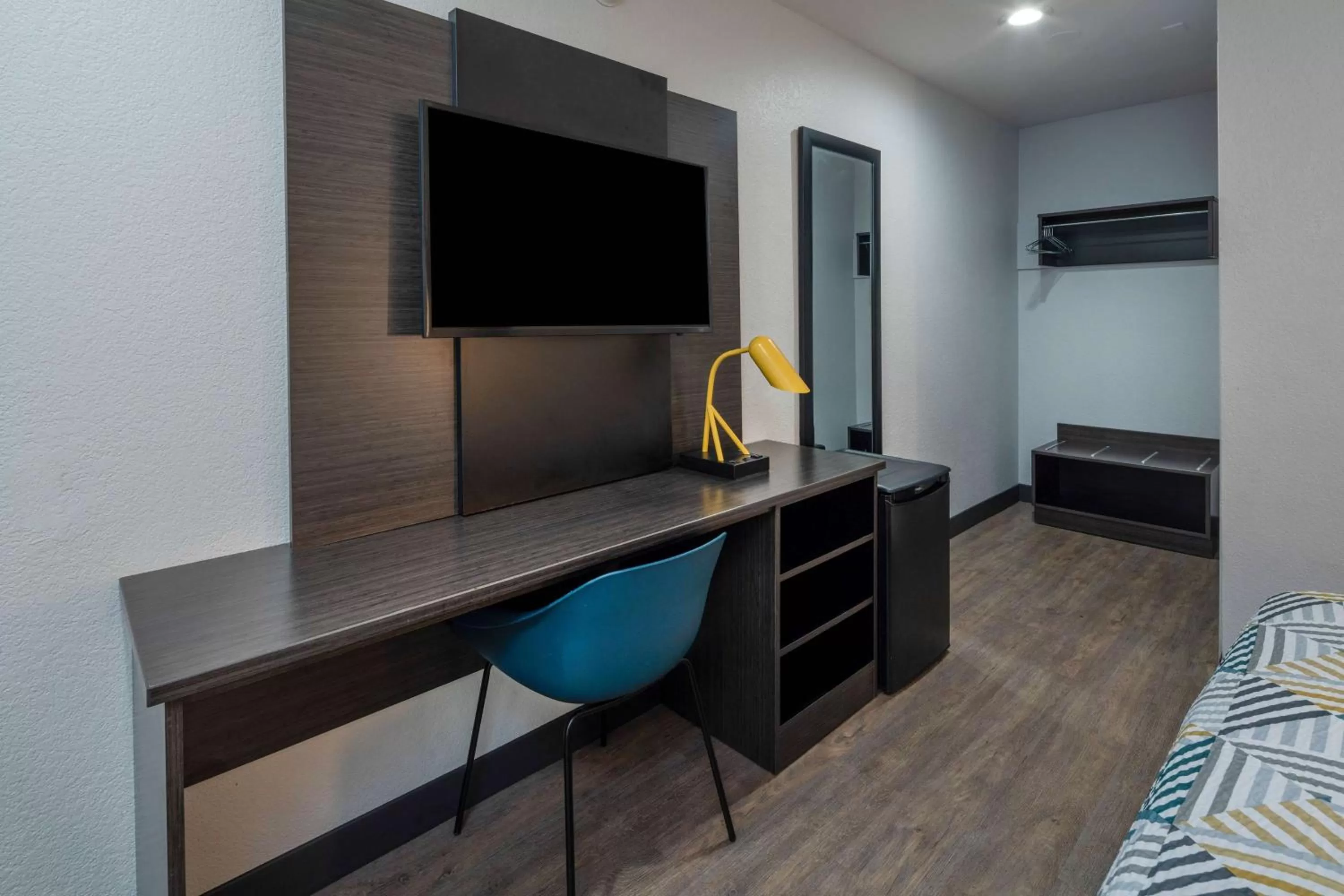 Photo of the whole room, Bed in Motel 6-Fontana, CA