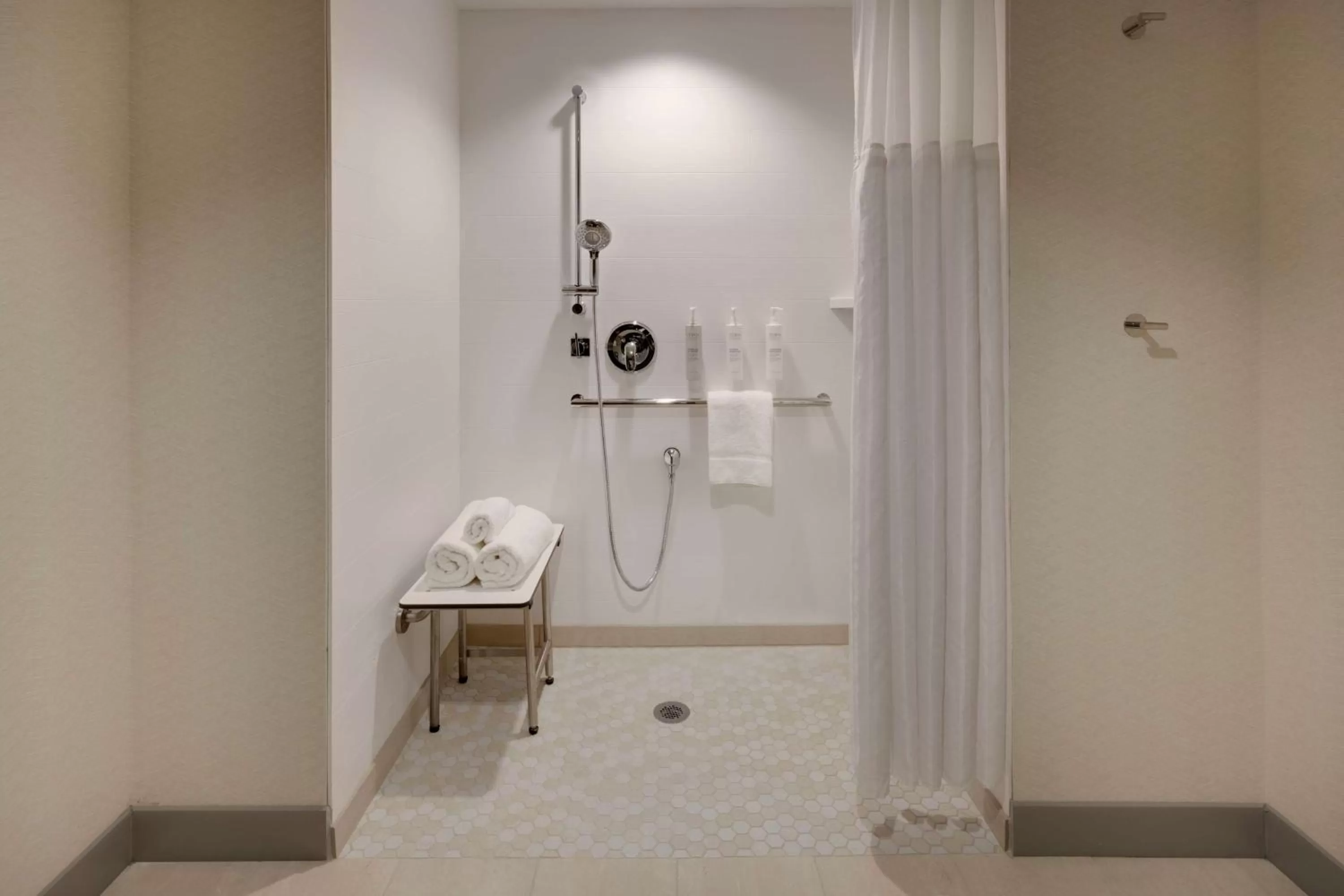 Bathroom in Hilton Garden Inn Haymarket