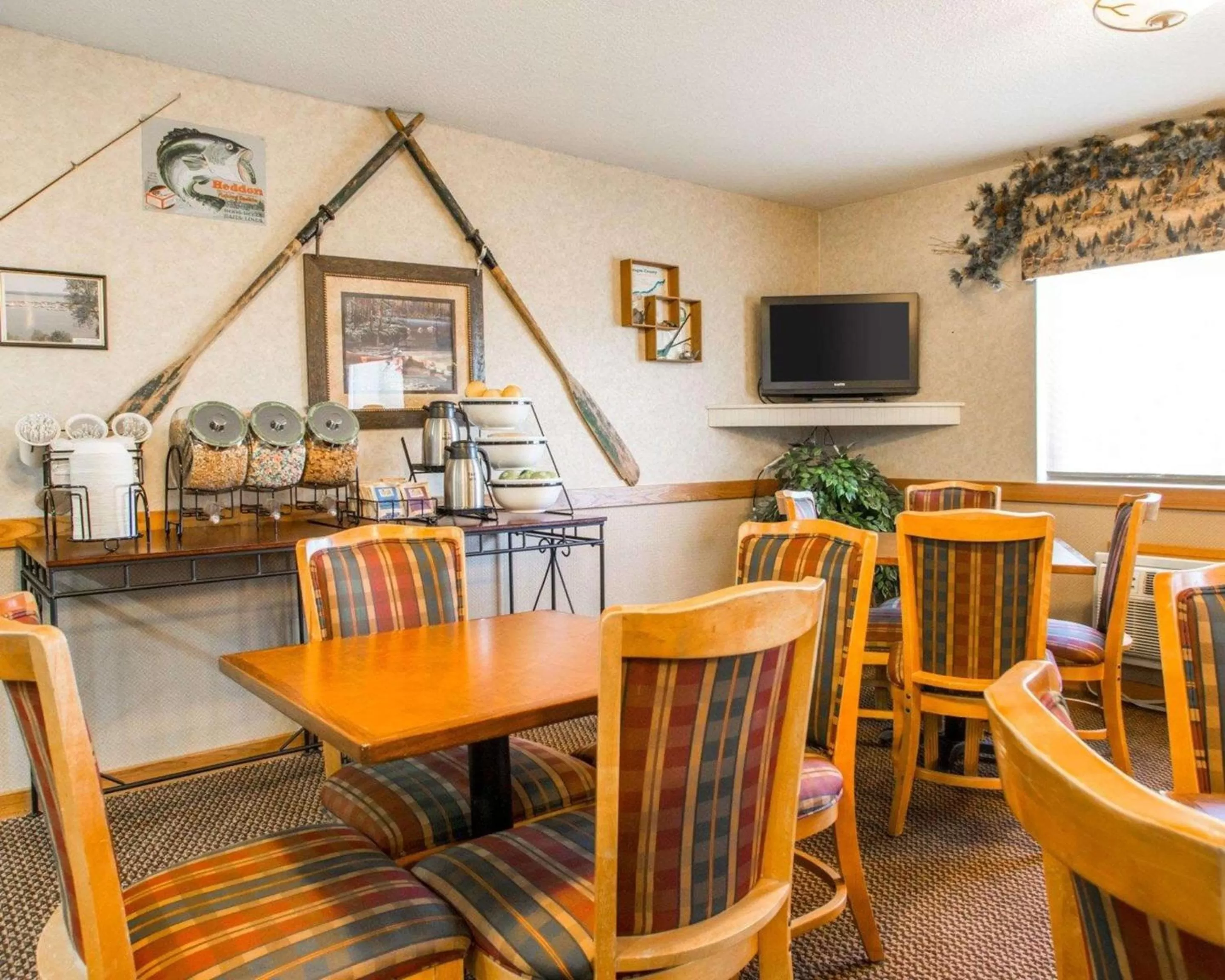 Restaurant/places to eat in Quality Inn Ironwood