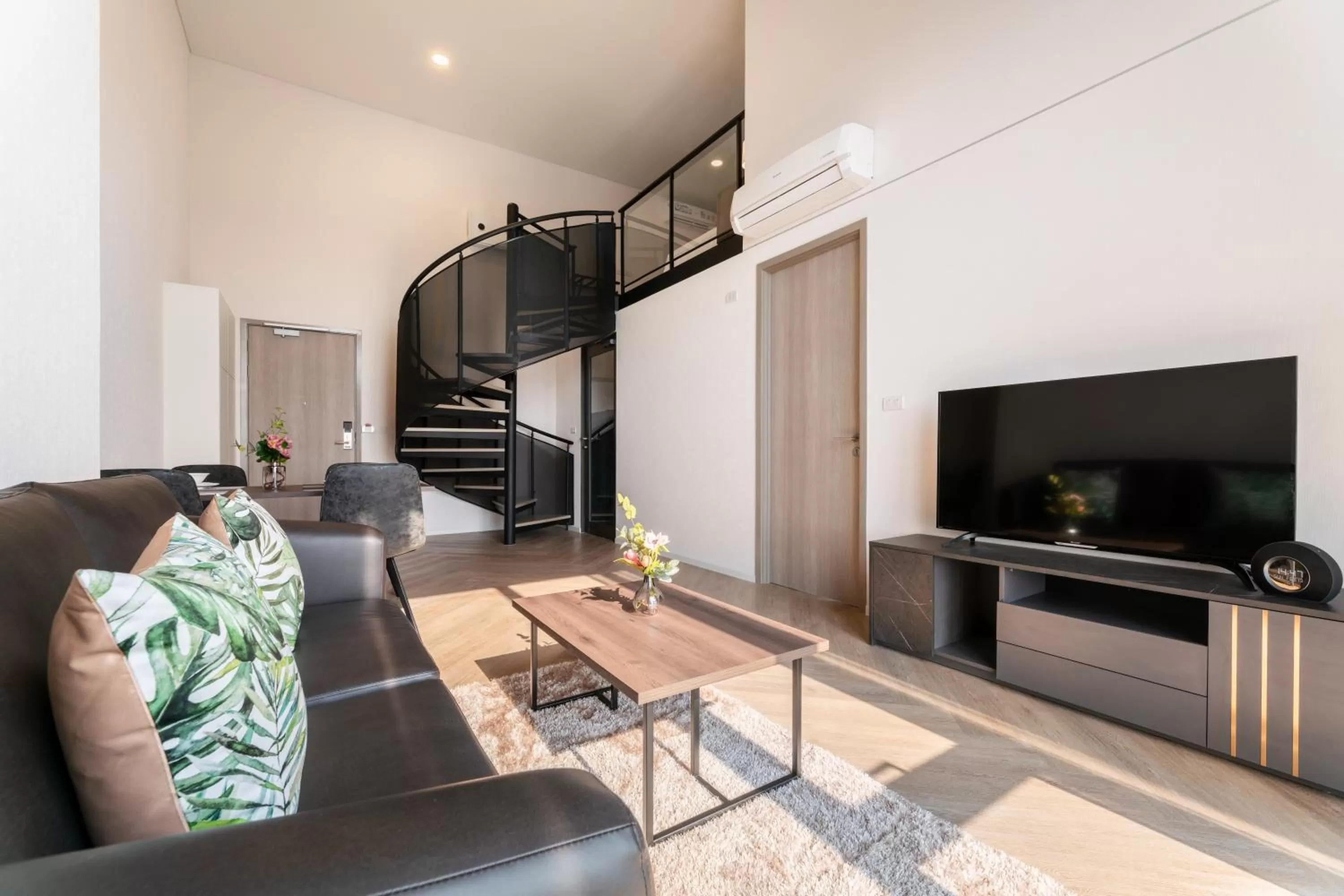 Communal lounge/ TV room in Ramada By Wyndham Bangkok Sukhumvit 87