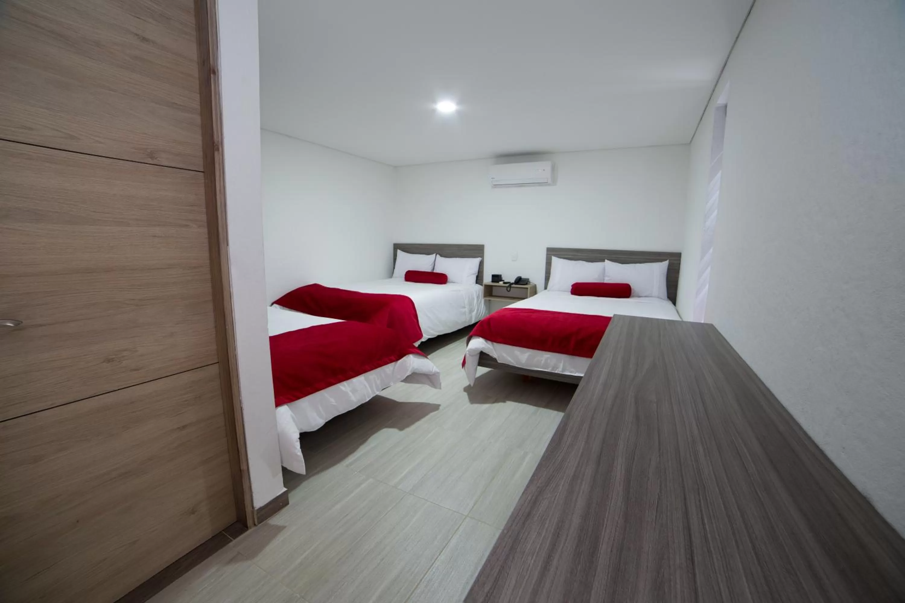 Photo of the whole room, Room Photo in Hotel Med 70