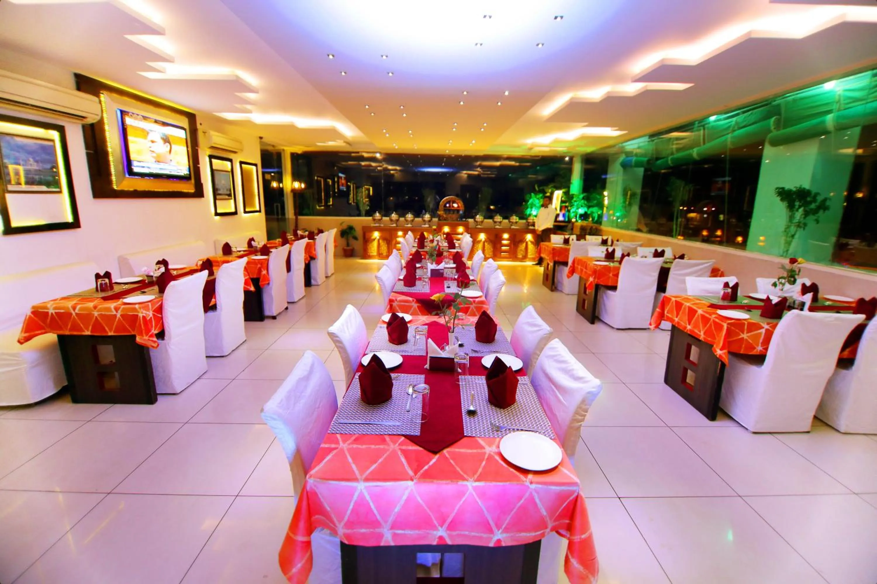 Restaurant/places to eat in Taj Inn Hotel