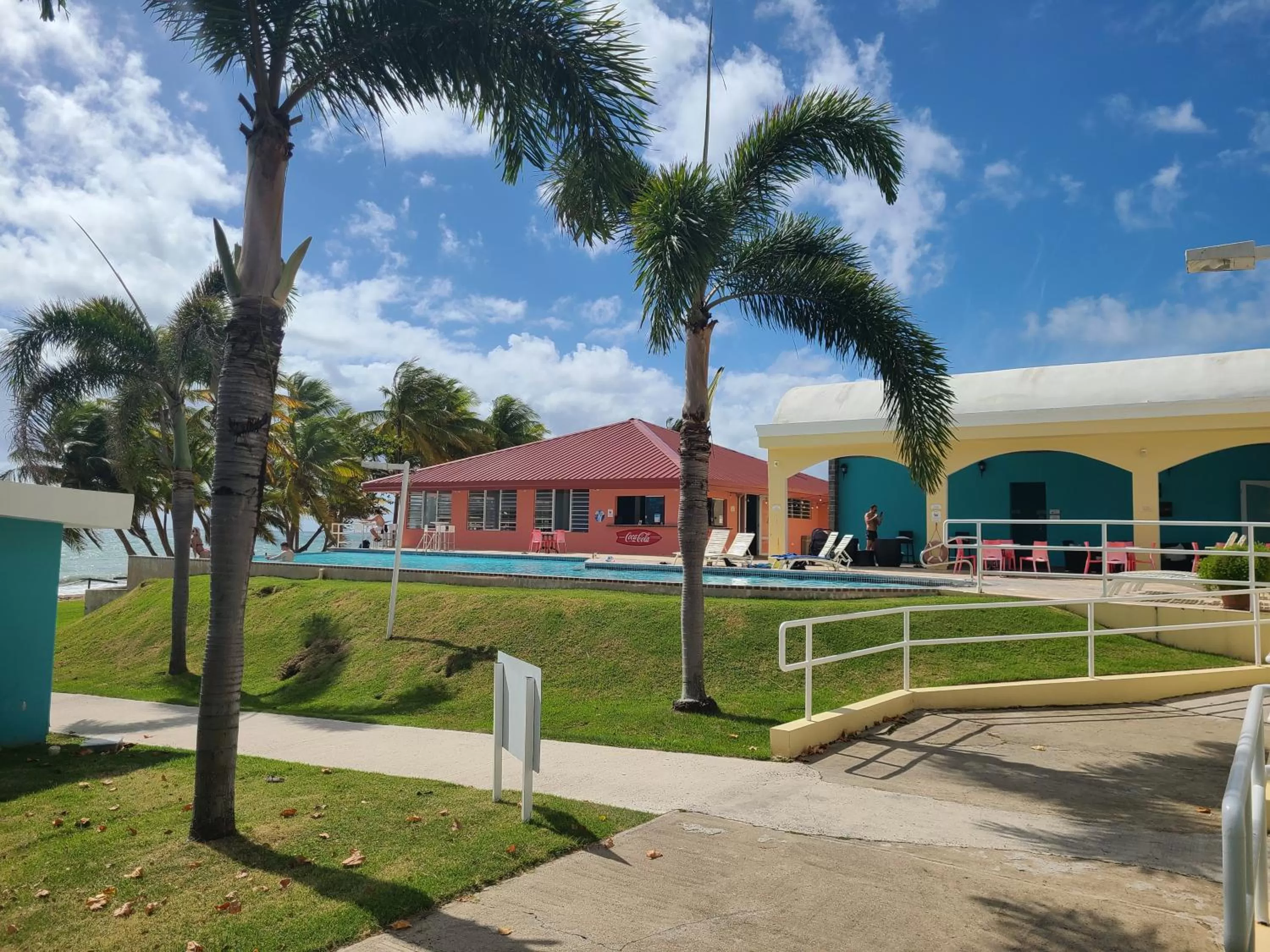 Swimming pool in Parador Maunacaribe - Maunabo