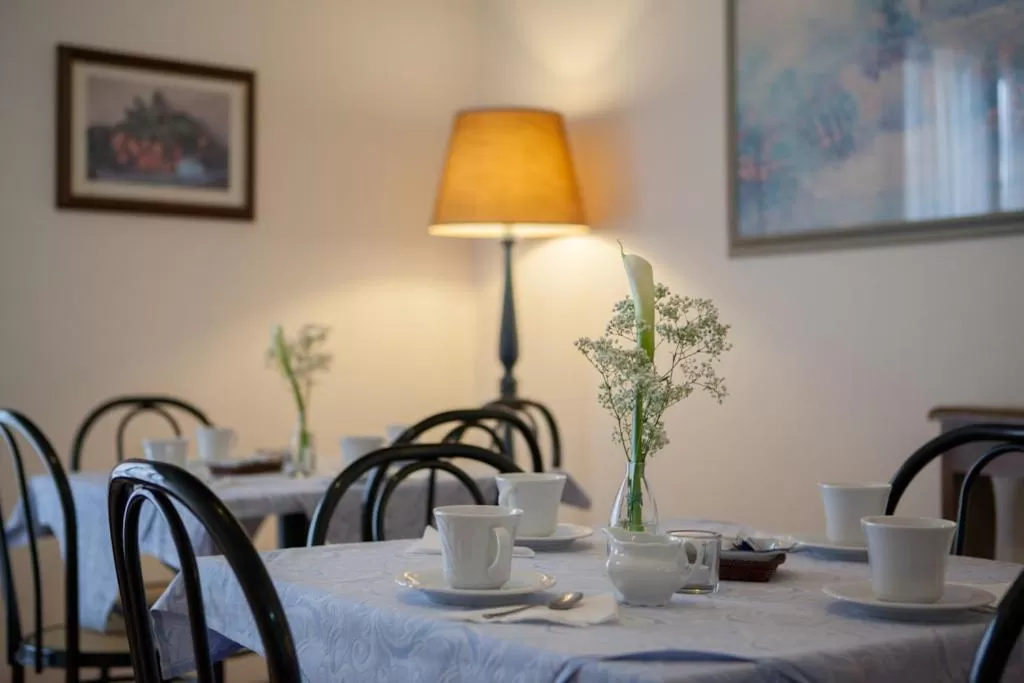 Restaurant/places to eat in Giada Palace - Rooms