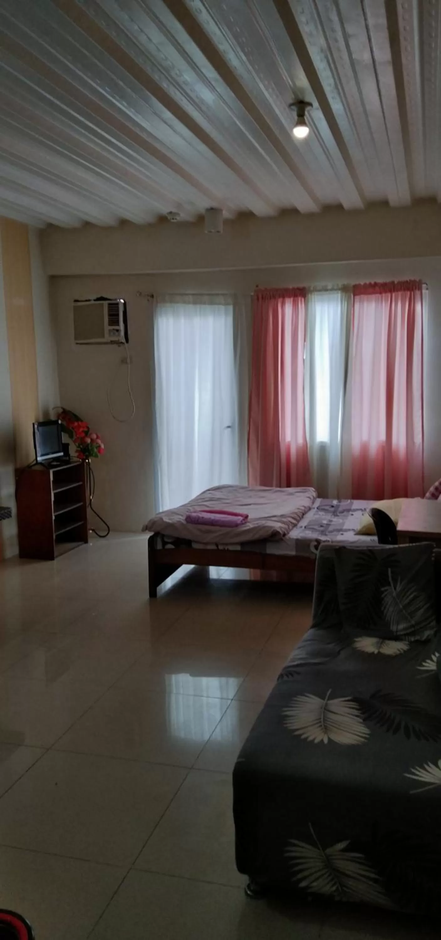 Bed in Kdorzmoonwalk Kassel Residences Paranaque