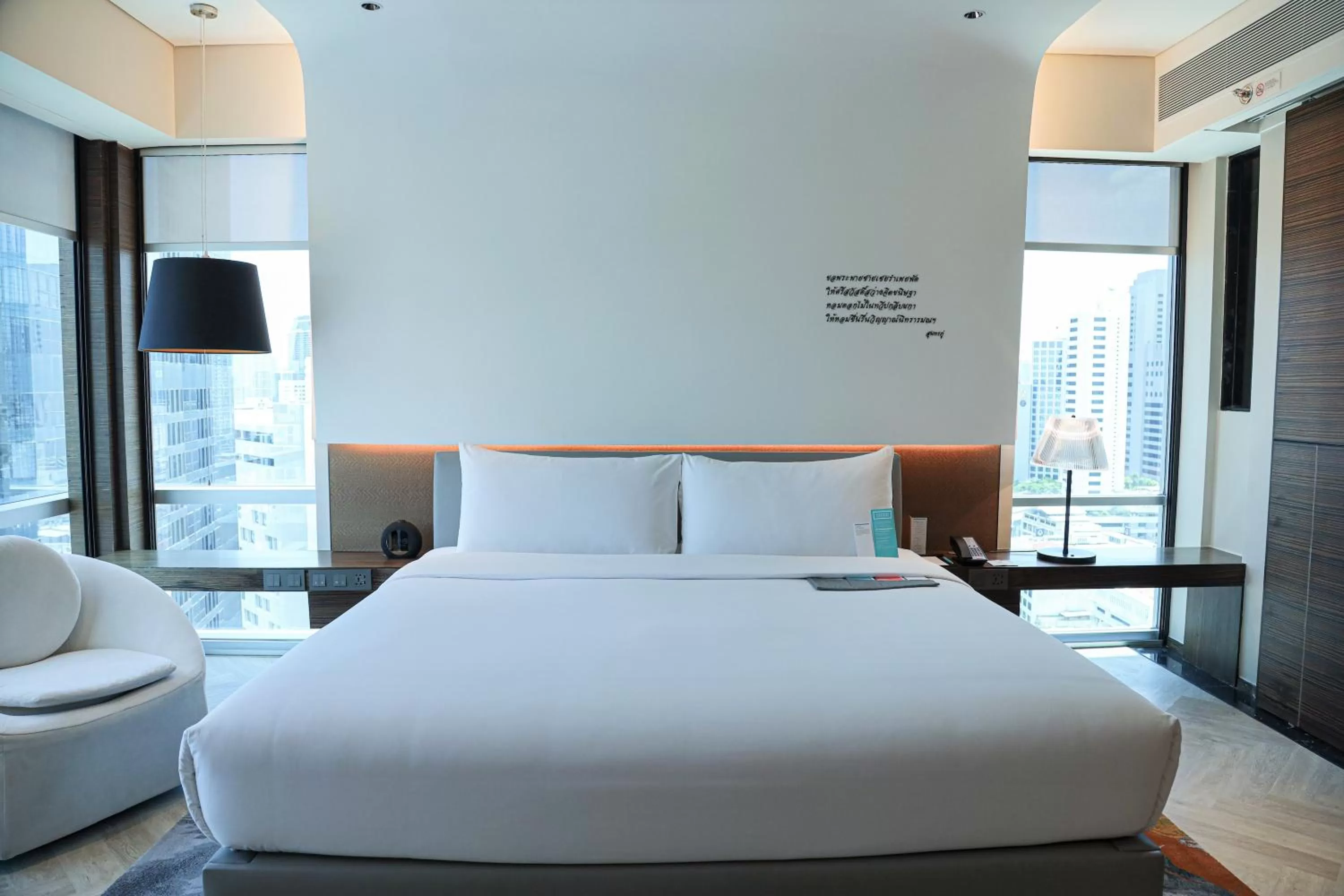 Bed in Le Meridien Bangkok