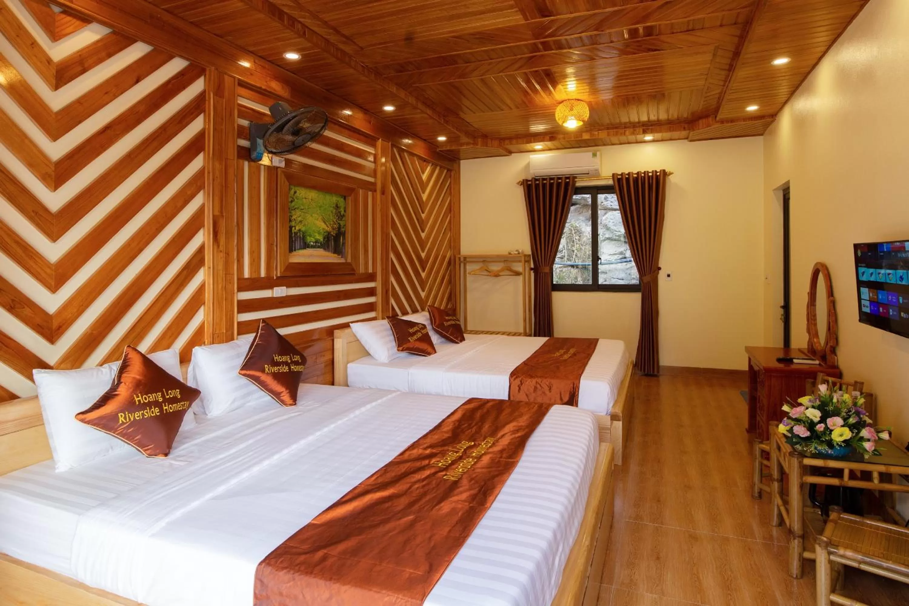 HoangLong Riverside Homestay