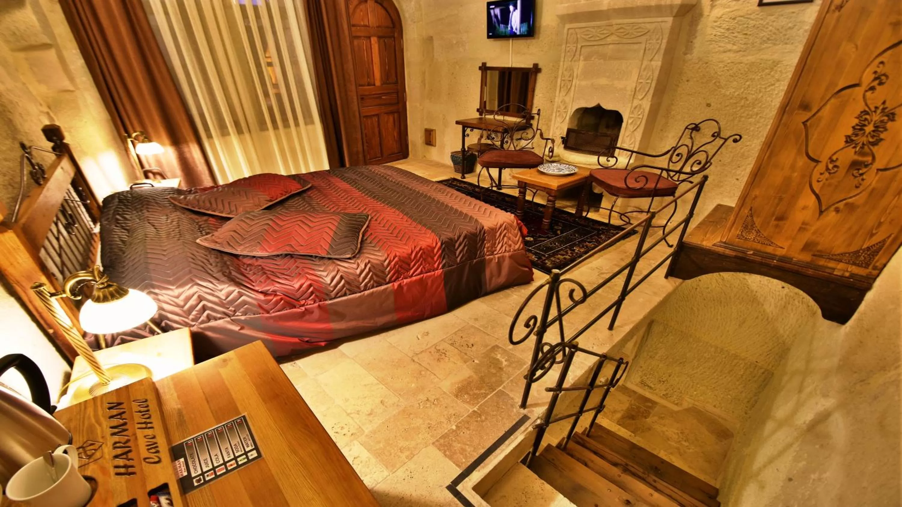 Deluxe Stone Room in Harman Cave Hotel