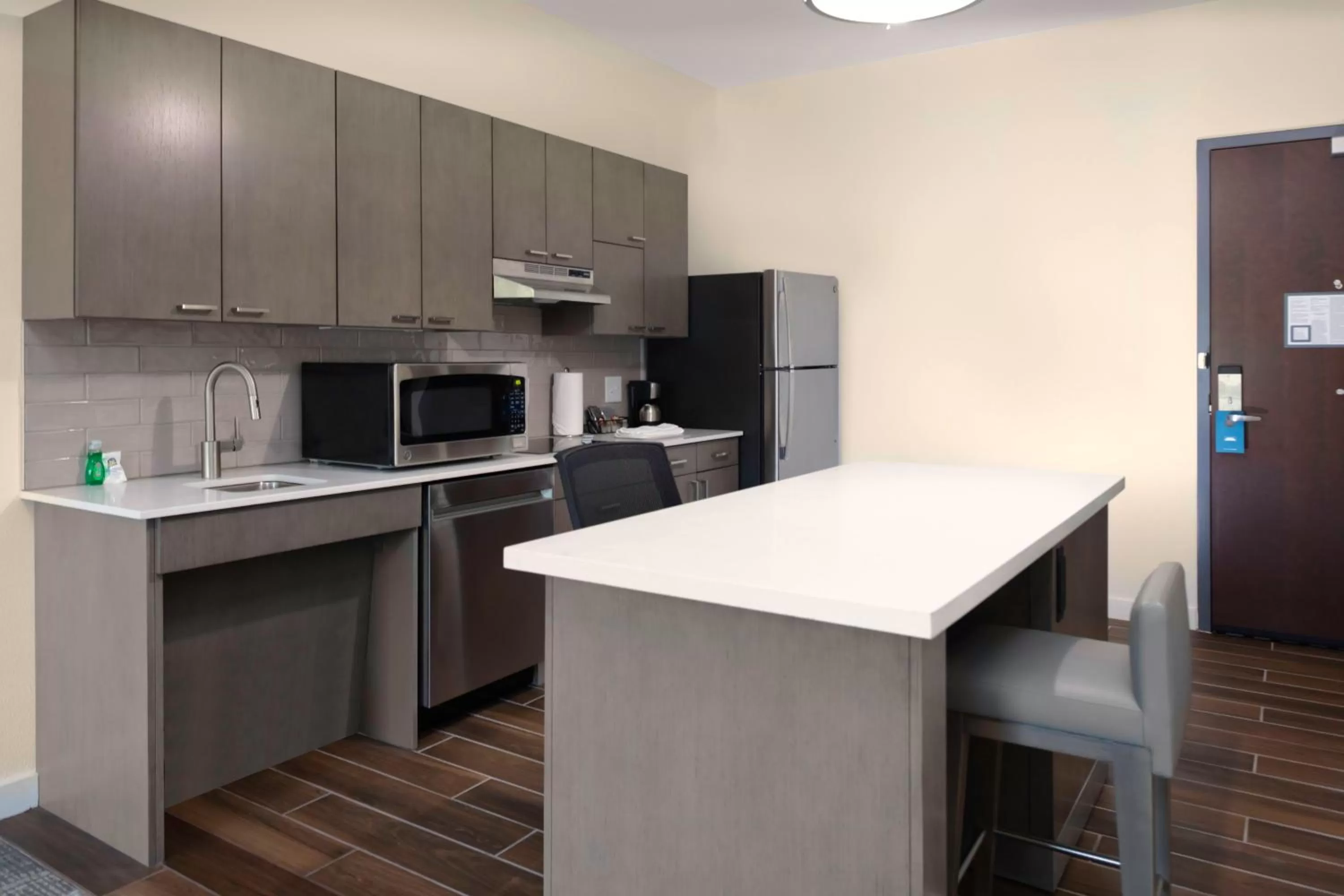 Kitchen or kitchenette in Hyatt House Charlotte Rea Farms