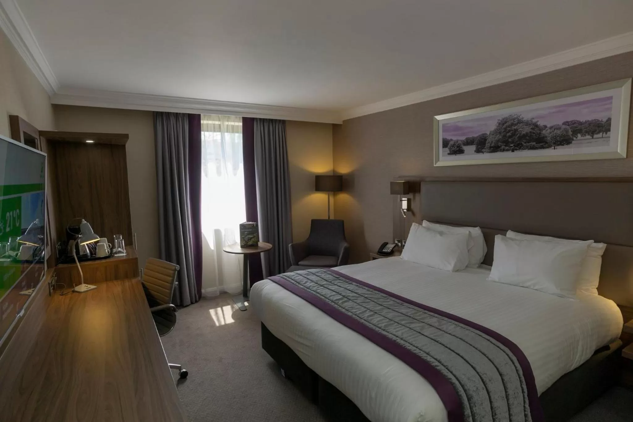 Photo of the whole room, Bed in Holiday Inn Nottingham by IHG