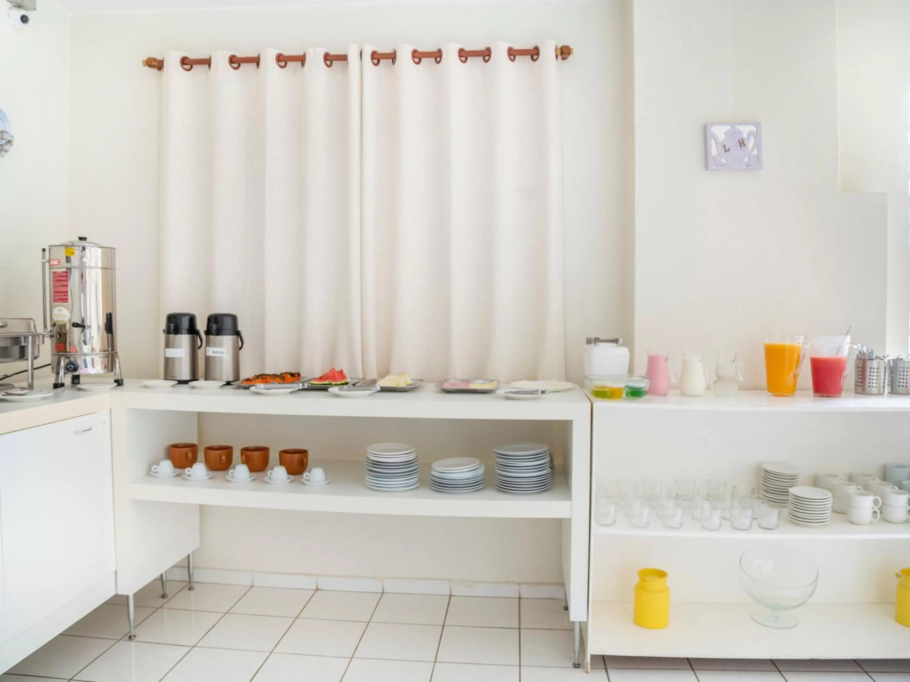 Food, Kitchen/Kitchenette in Libero Hotel