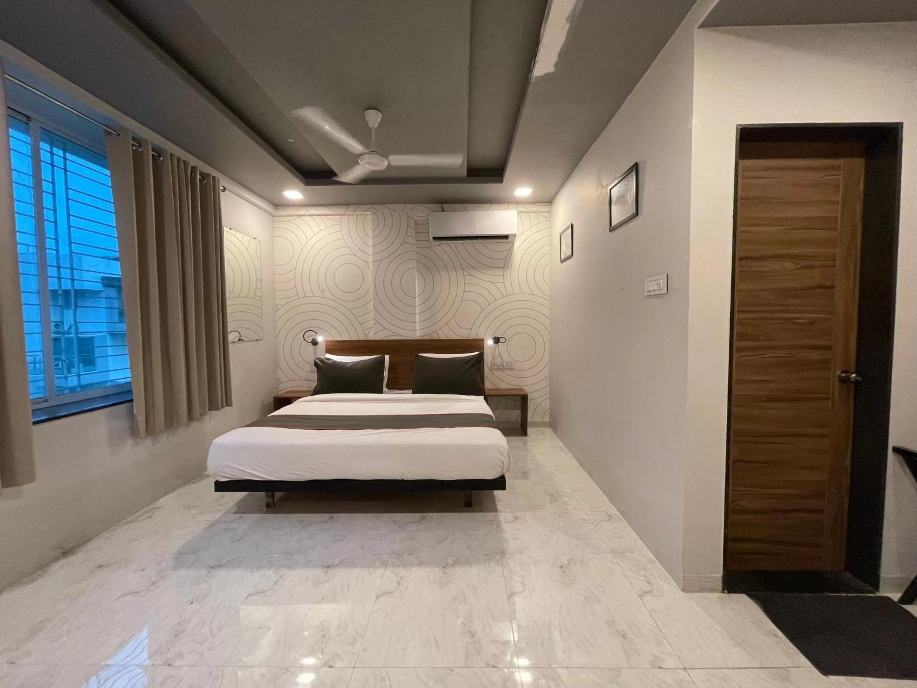 Photo of the whole room, Bed in Manomay Homes