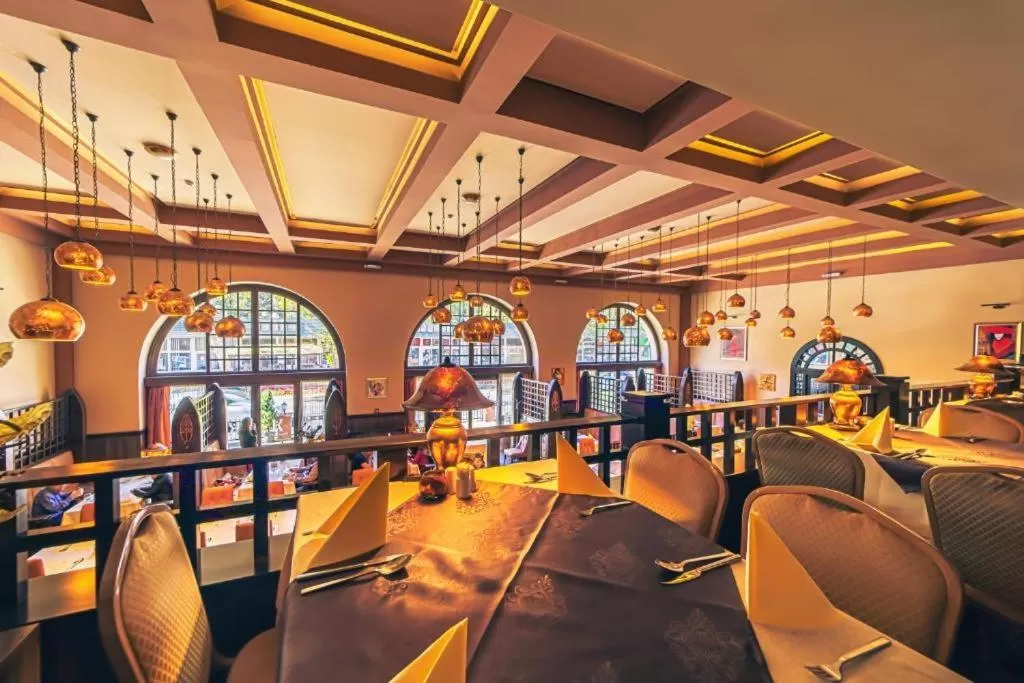 Restaurant/places to eat in Hotel Corvin