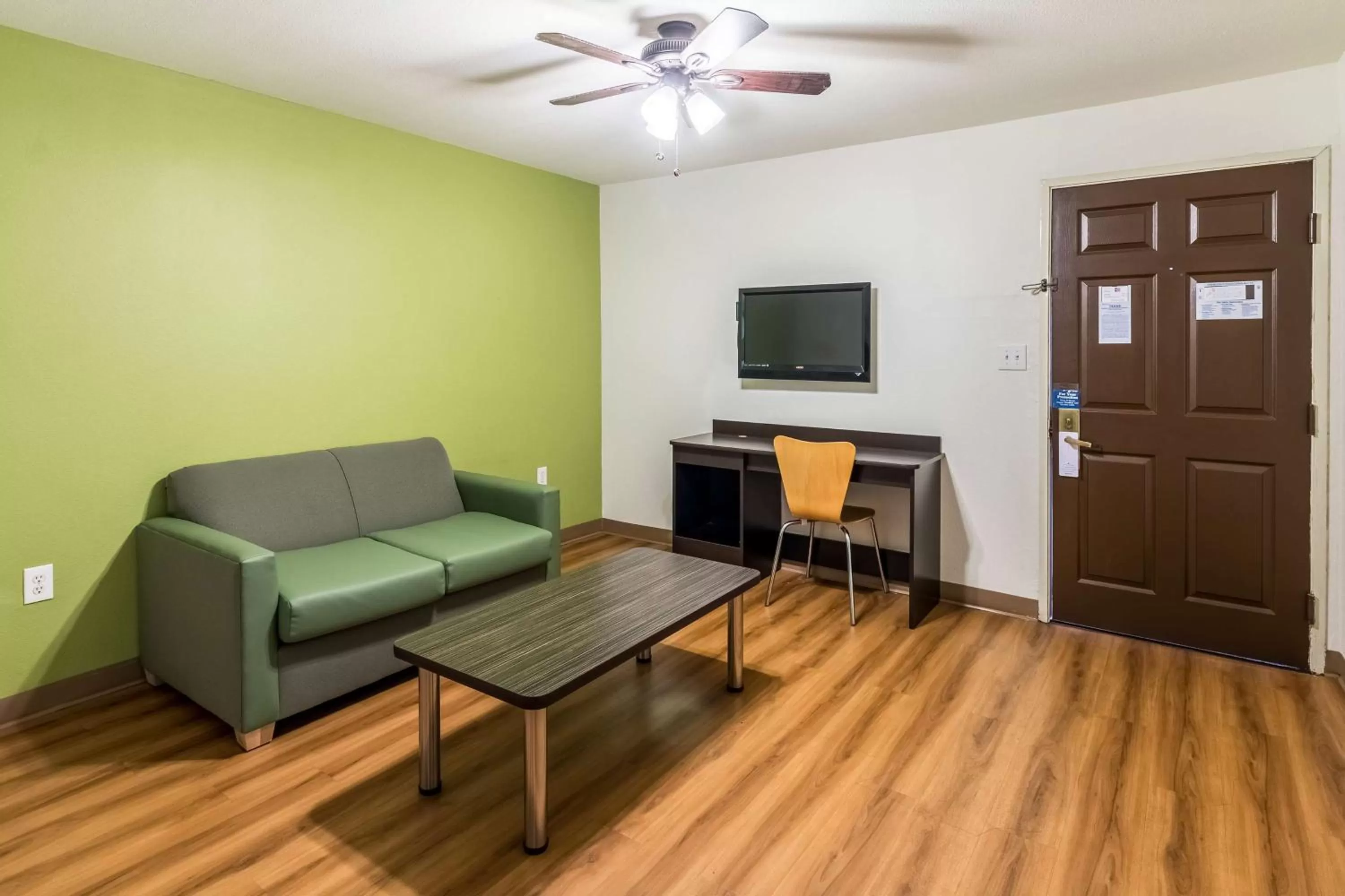 Photo of the whole room in Motel 6-North Richland Hills, TX - NE Fort Worth