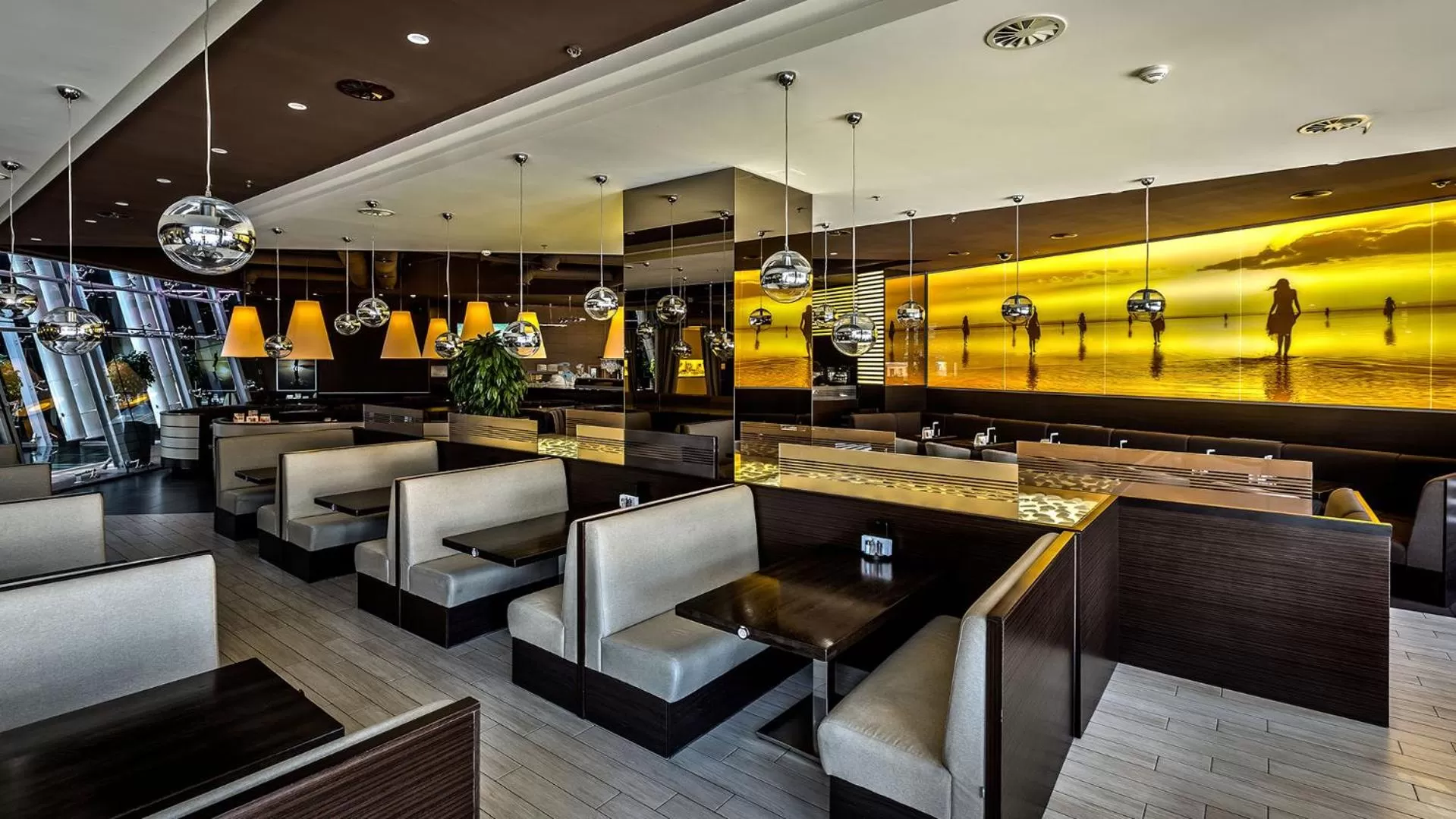 Restaurant/Places to Eat in Best Apartments in Most City, River View