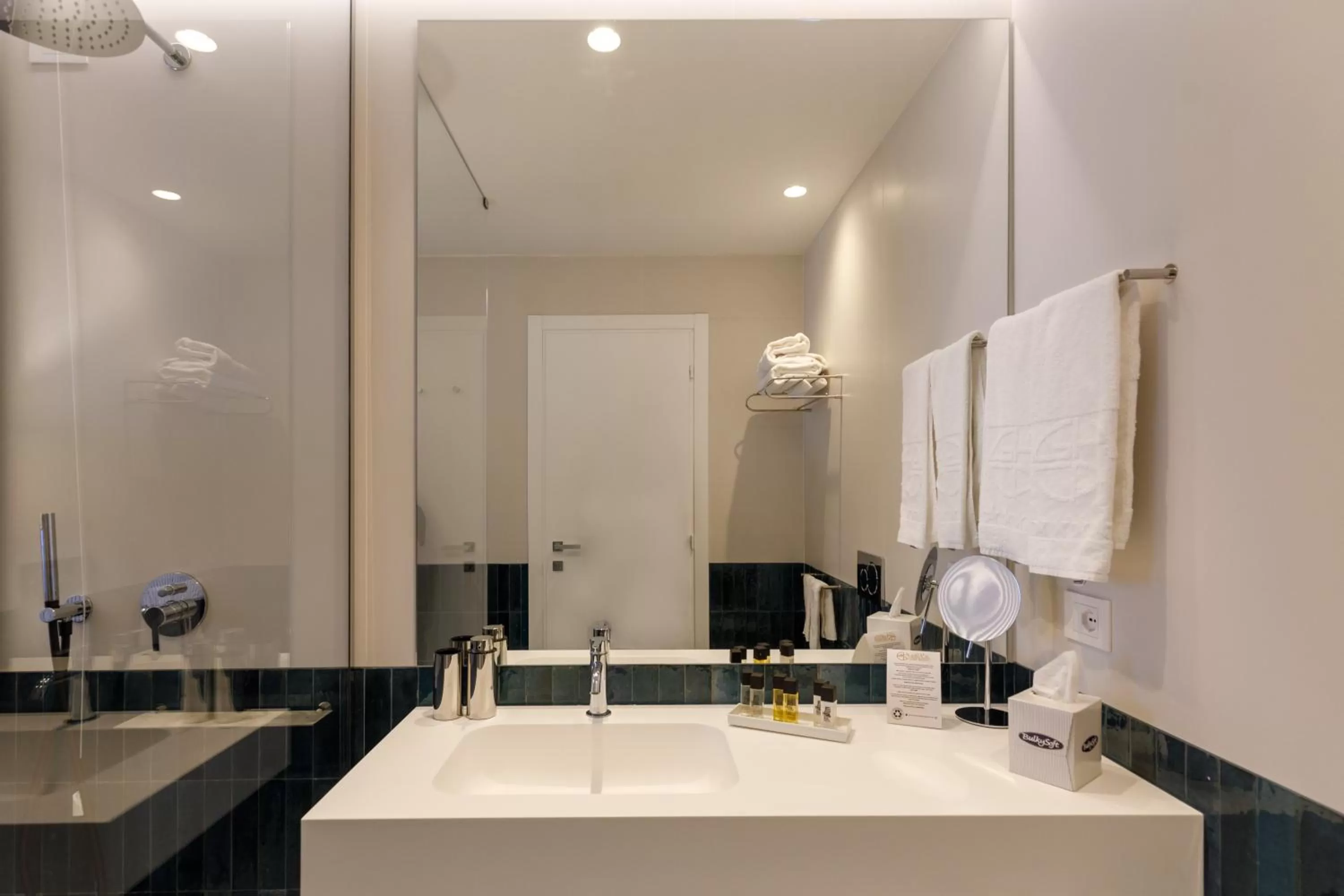 Shower in Grand Hotel Cesare Augusto