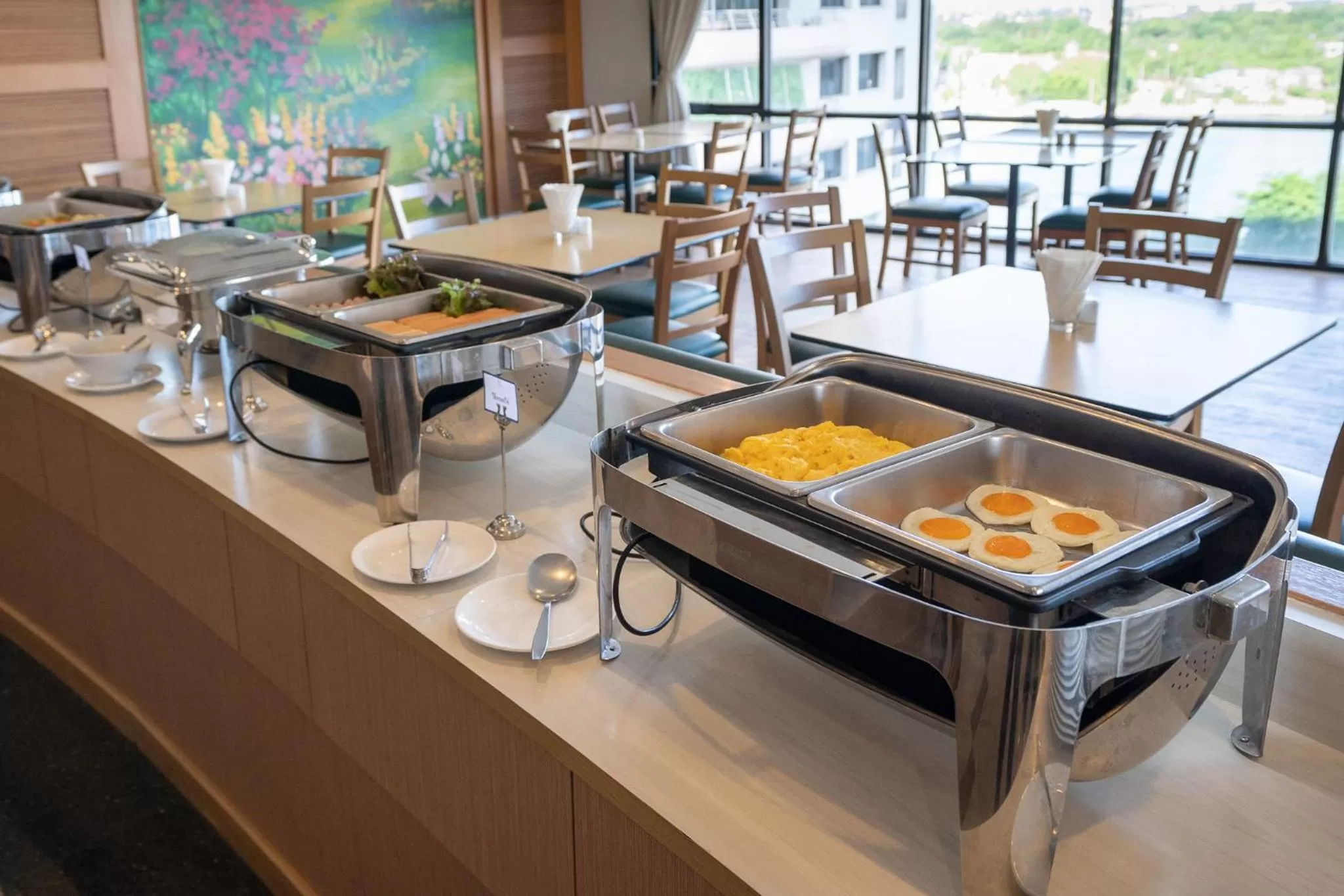 Restaurant/places to eat in Riverine Place Hotel and Residence