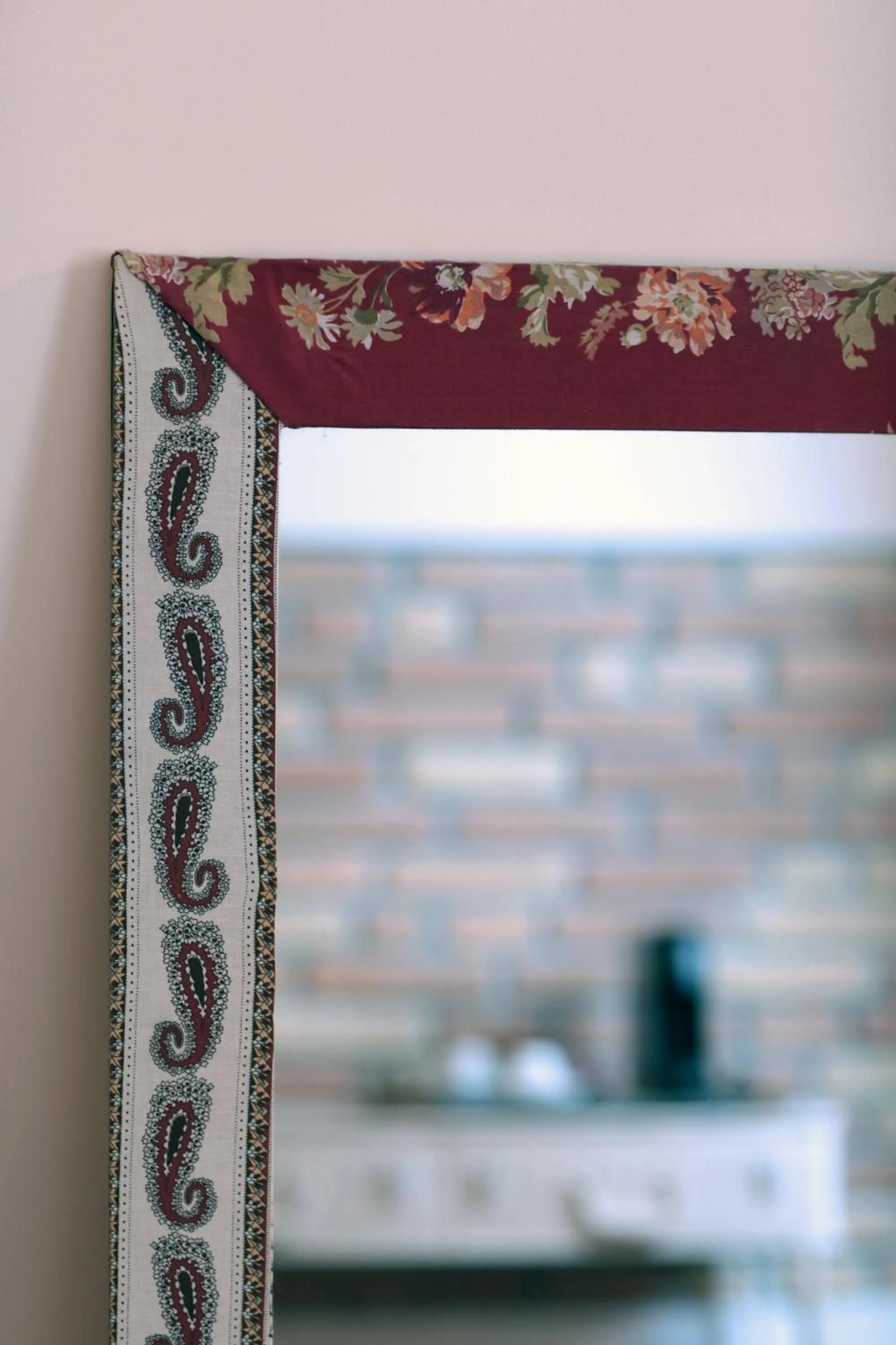 Decorative detail in Trevi Contemporary Suite