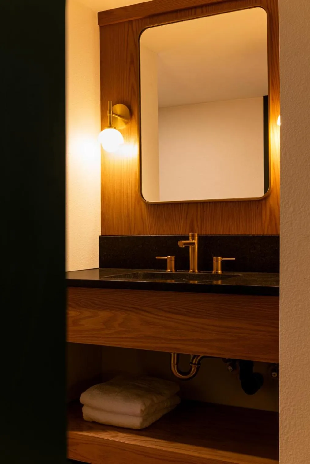 ADA Double Queen in Life House, Palm Springs