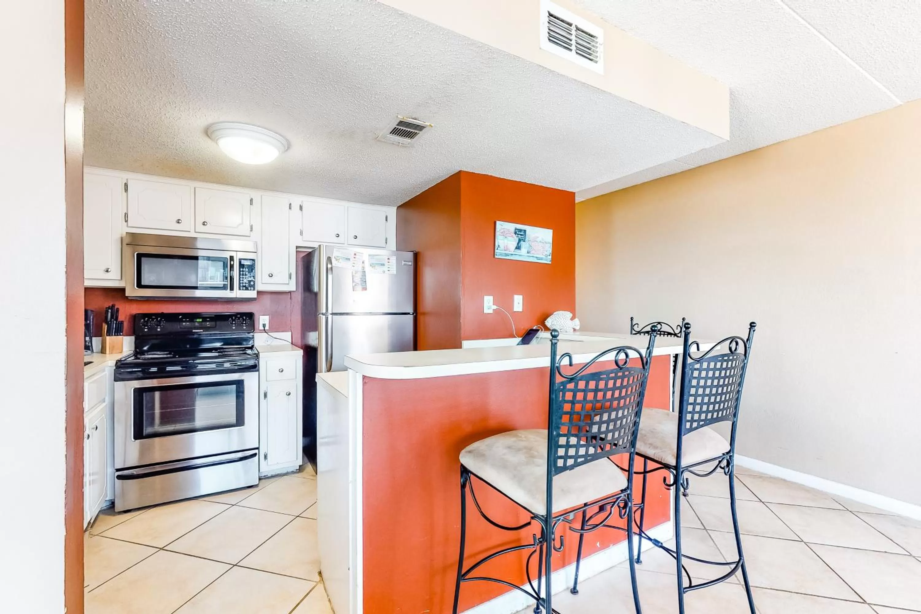 Kitchen/Kitchenette in Island Winds East 809