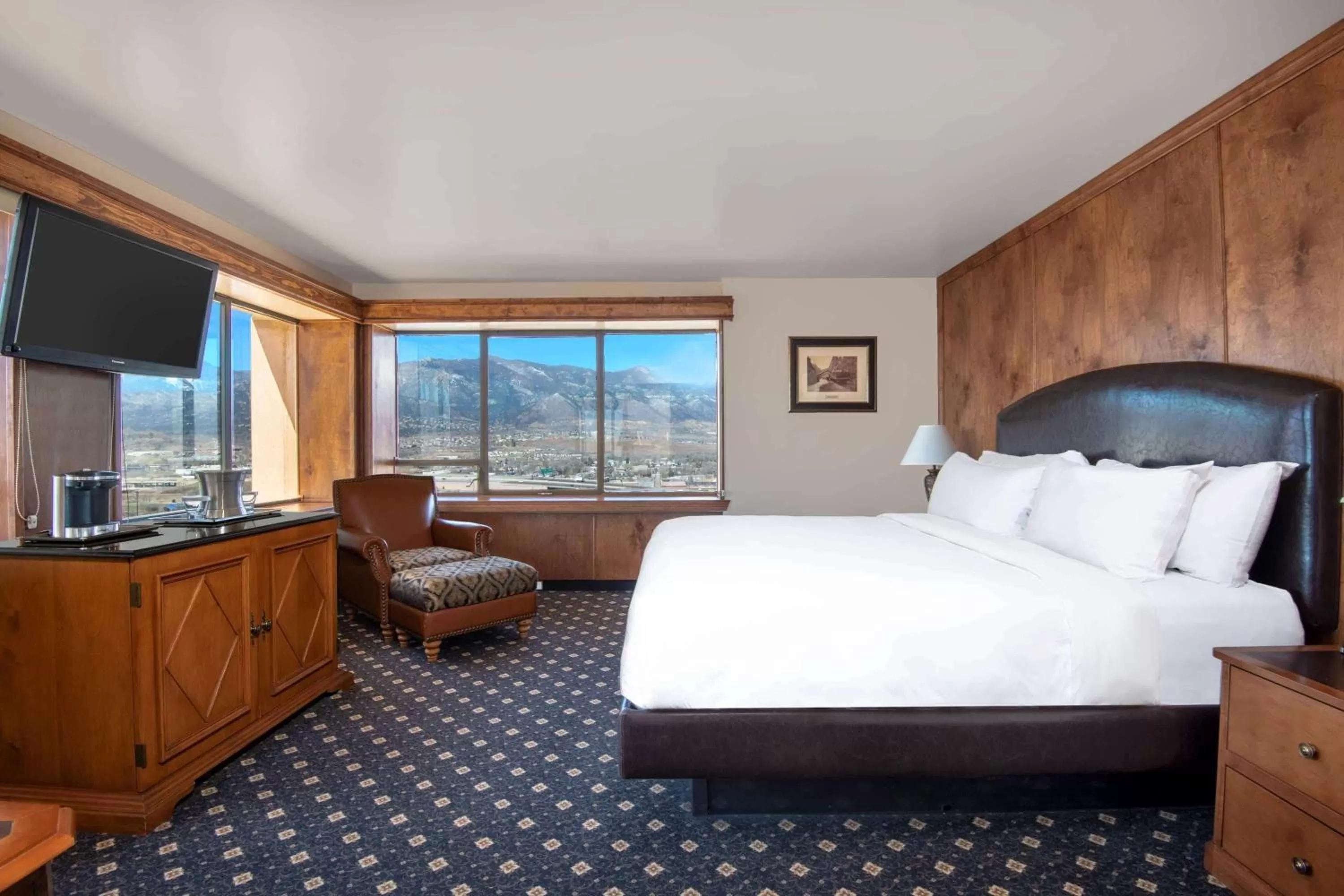 Photo of the whole room, Bed in The Antlers, a Wyndham Hotel