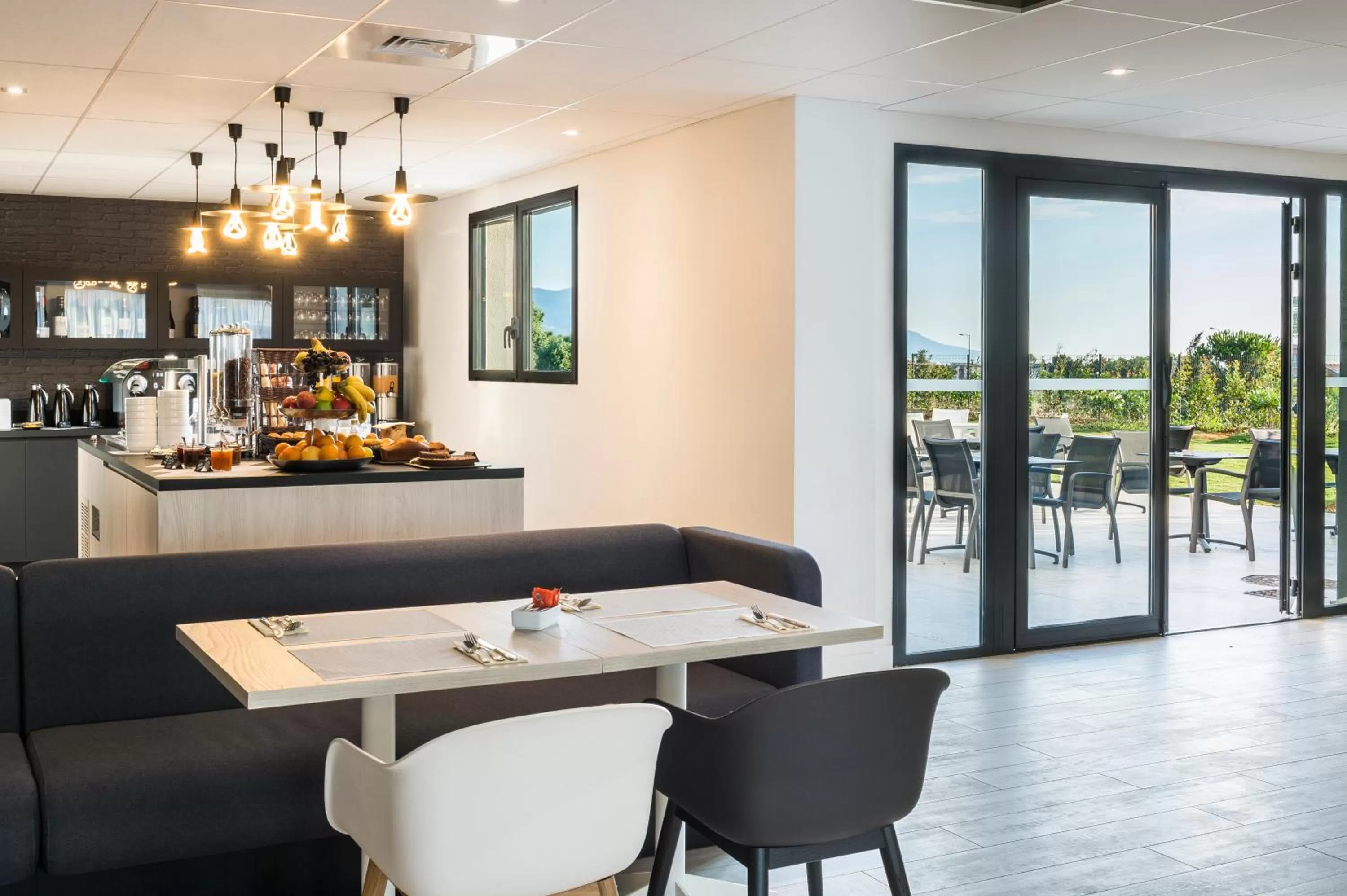 Buffet breakfast in Mercure Hotel & Spa Bastia Biguglia