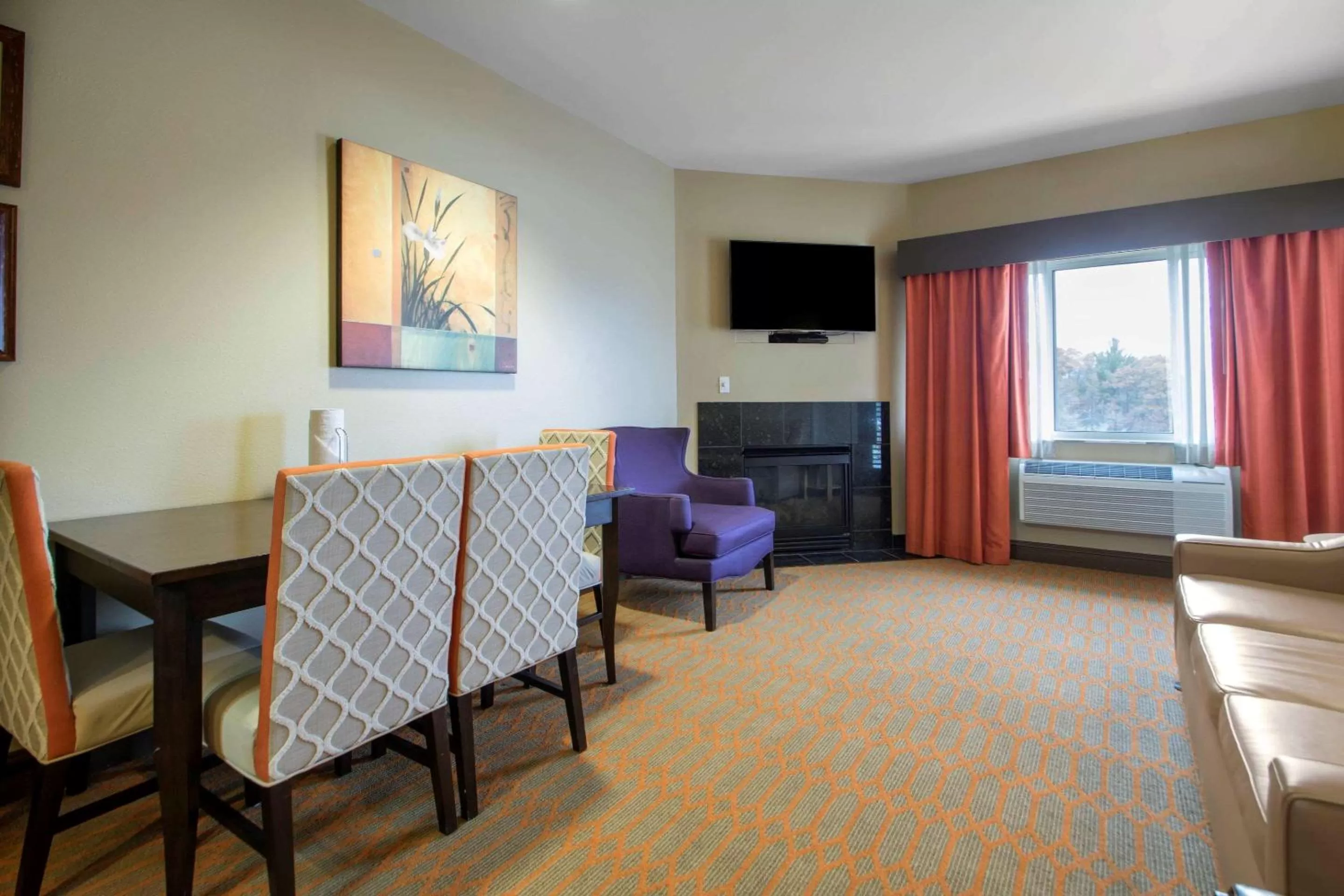 TV and multimedia in Bluegreen Vacations Odyssey Dells Resort