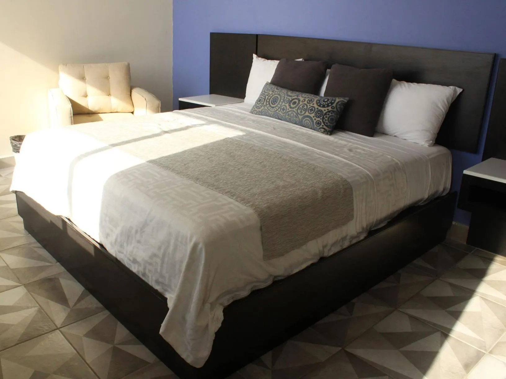 Bed in Hotel Corona Plaza