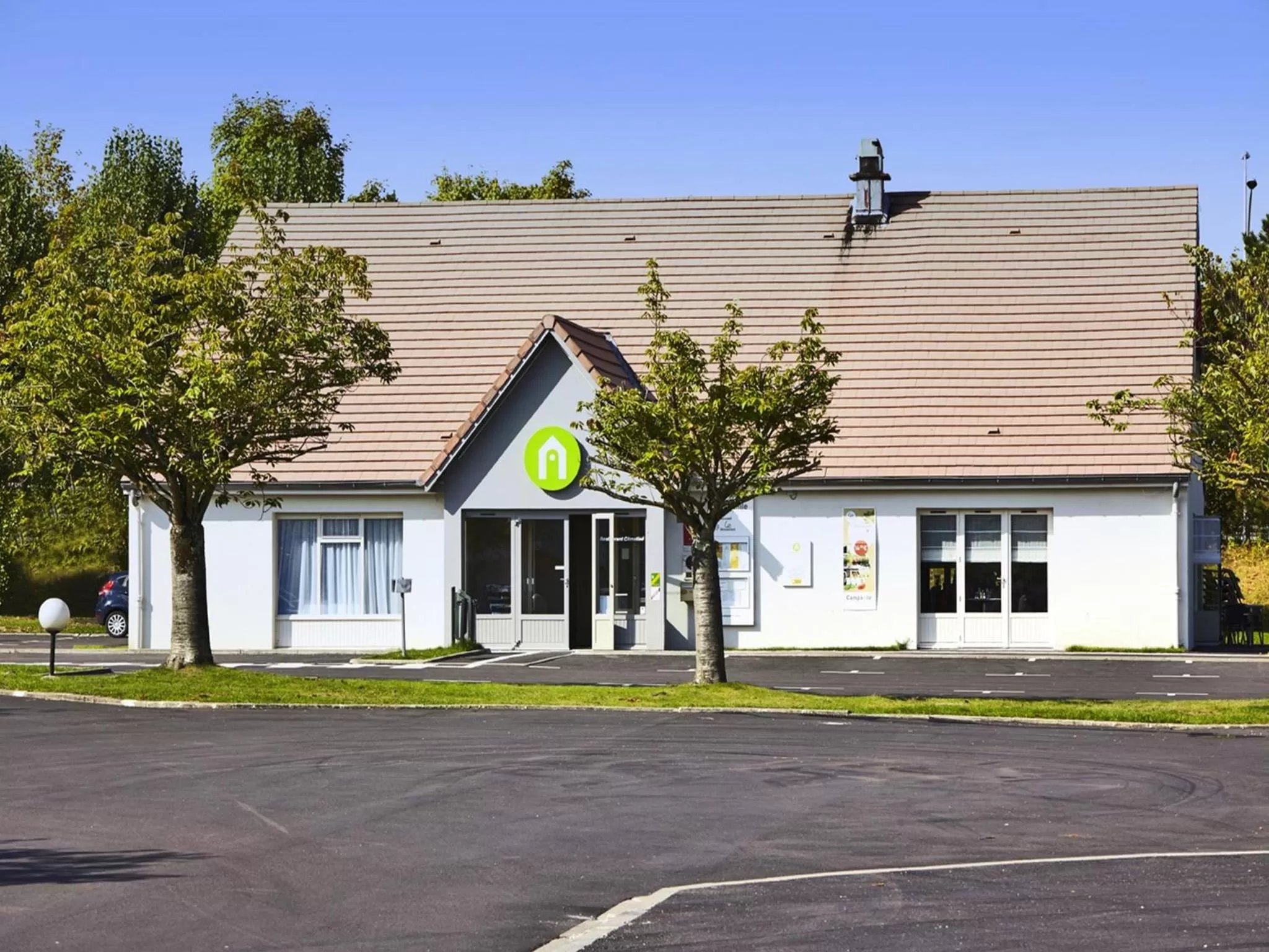 Facade/entrance in Campanile Auxerre - Monéteau