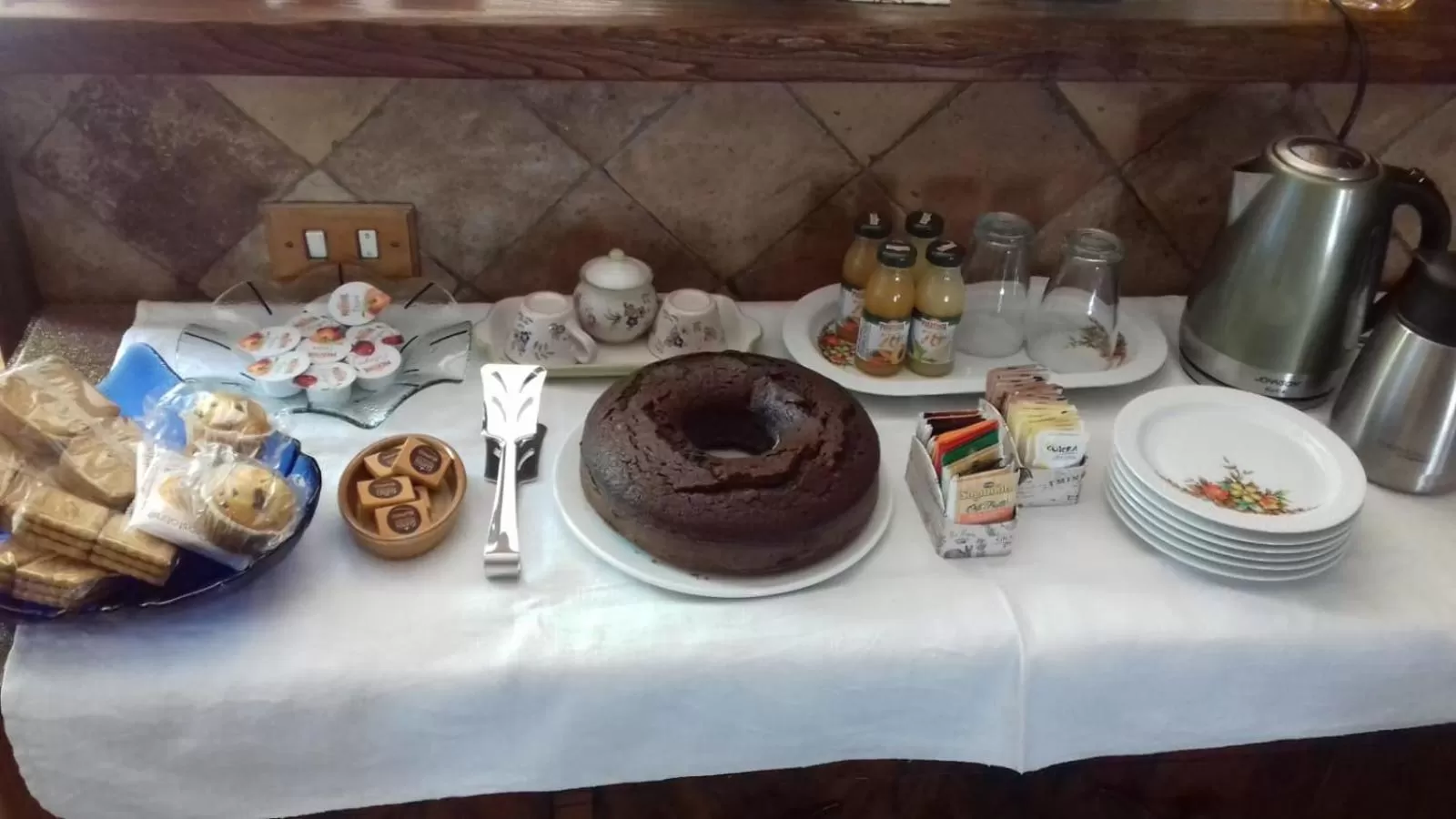 Buffet breakfast in Le coste