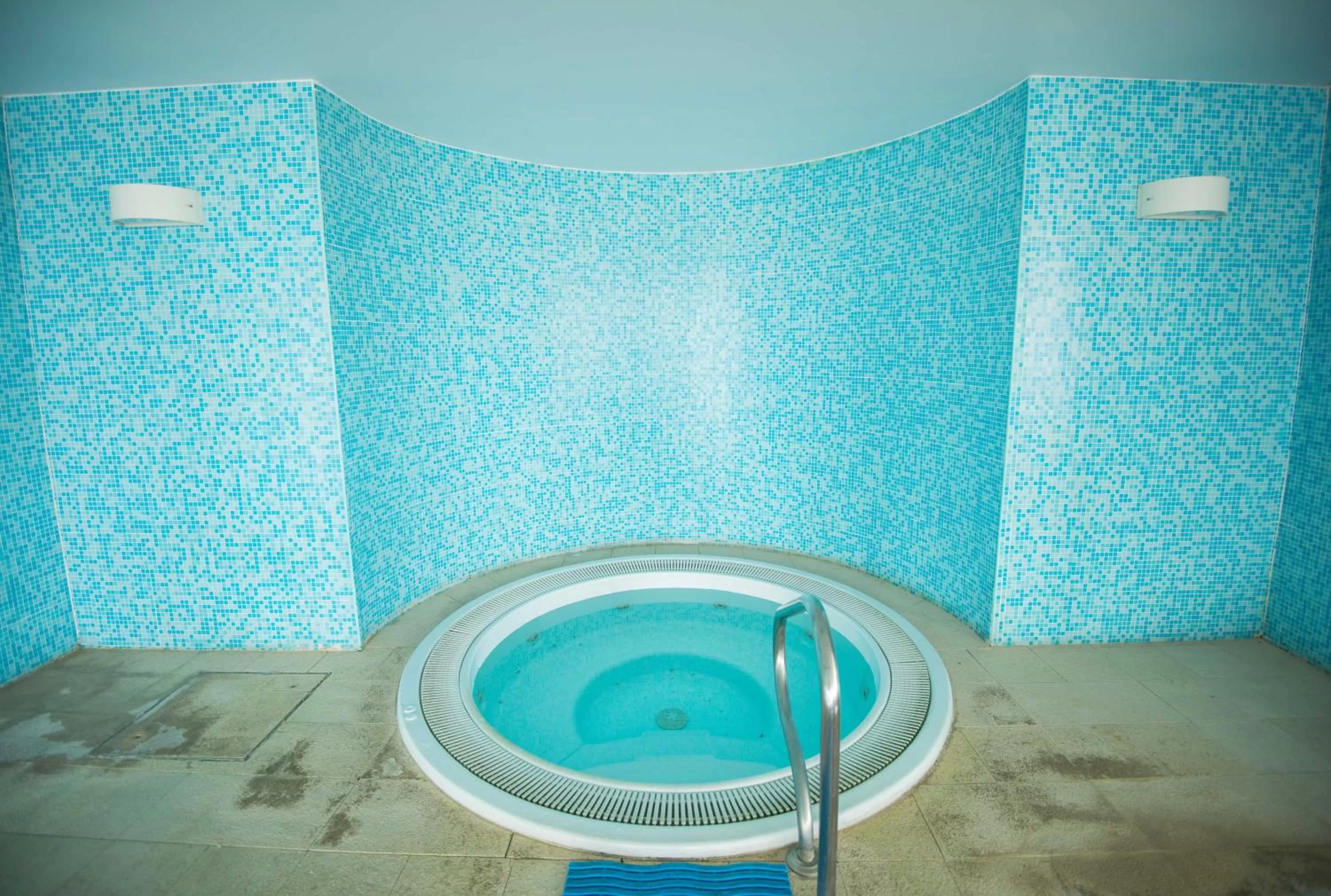 Hot Tub in Azoris Faial Garden – Resort Hotel