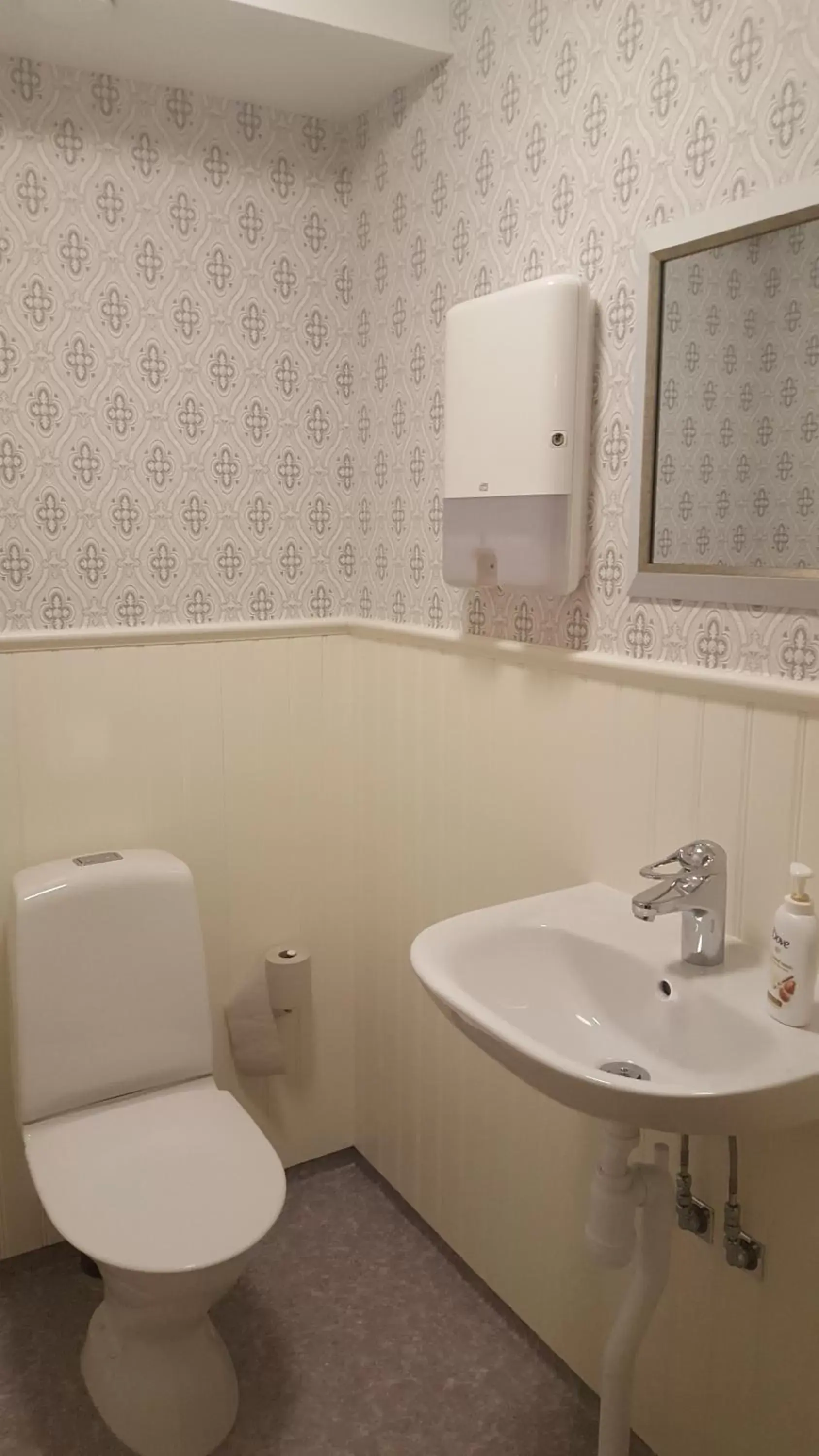 Main Building Single Room in Långshyttans Brukshotell Main Building Single Room in Långshyttans Brukshotell