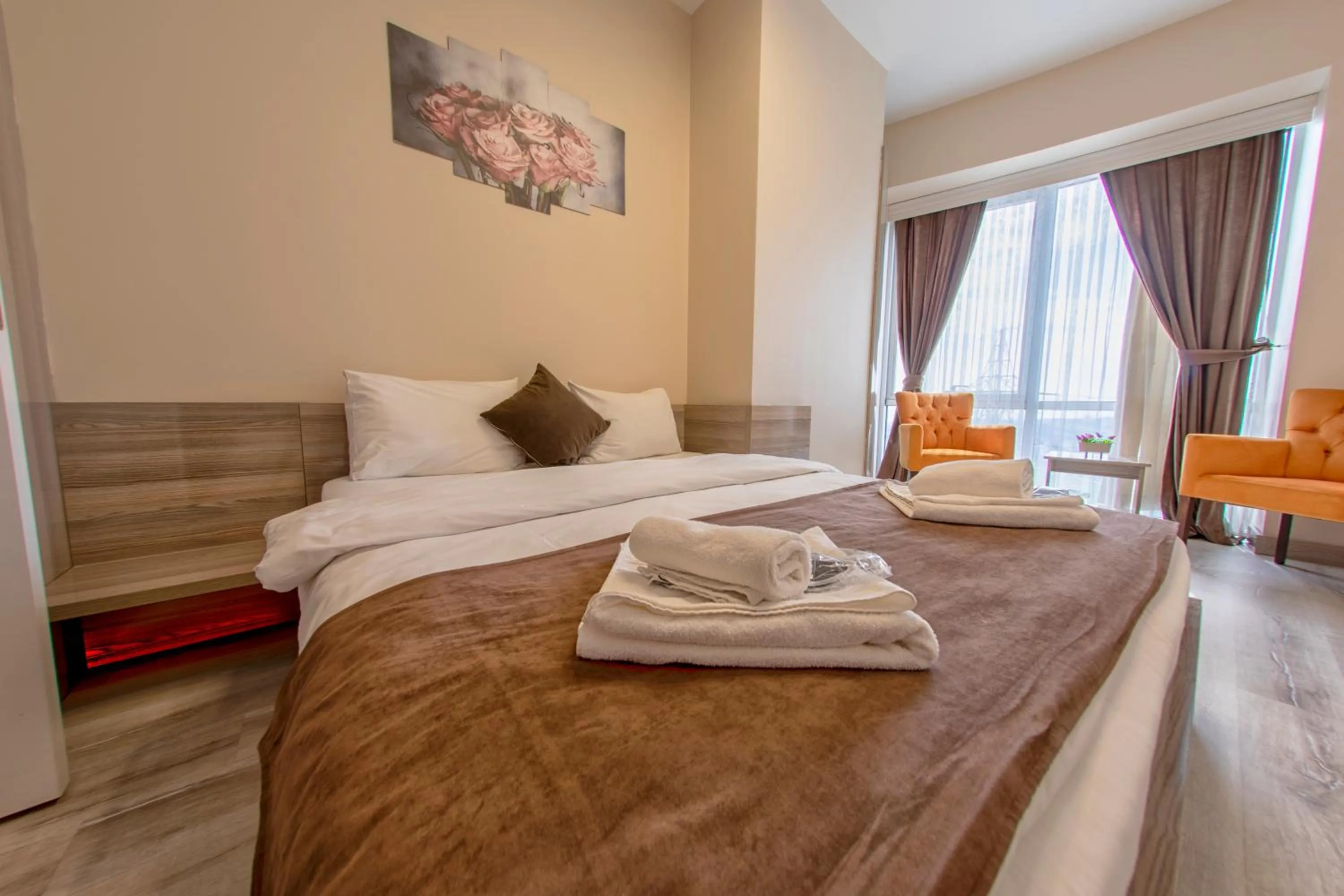 Bed in My House N5 Suites Hotel