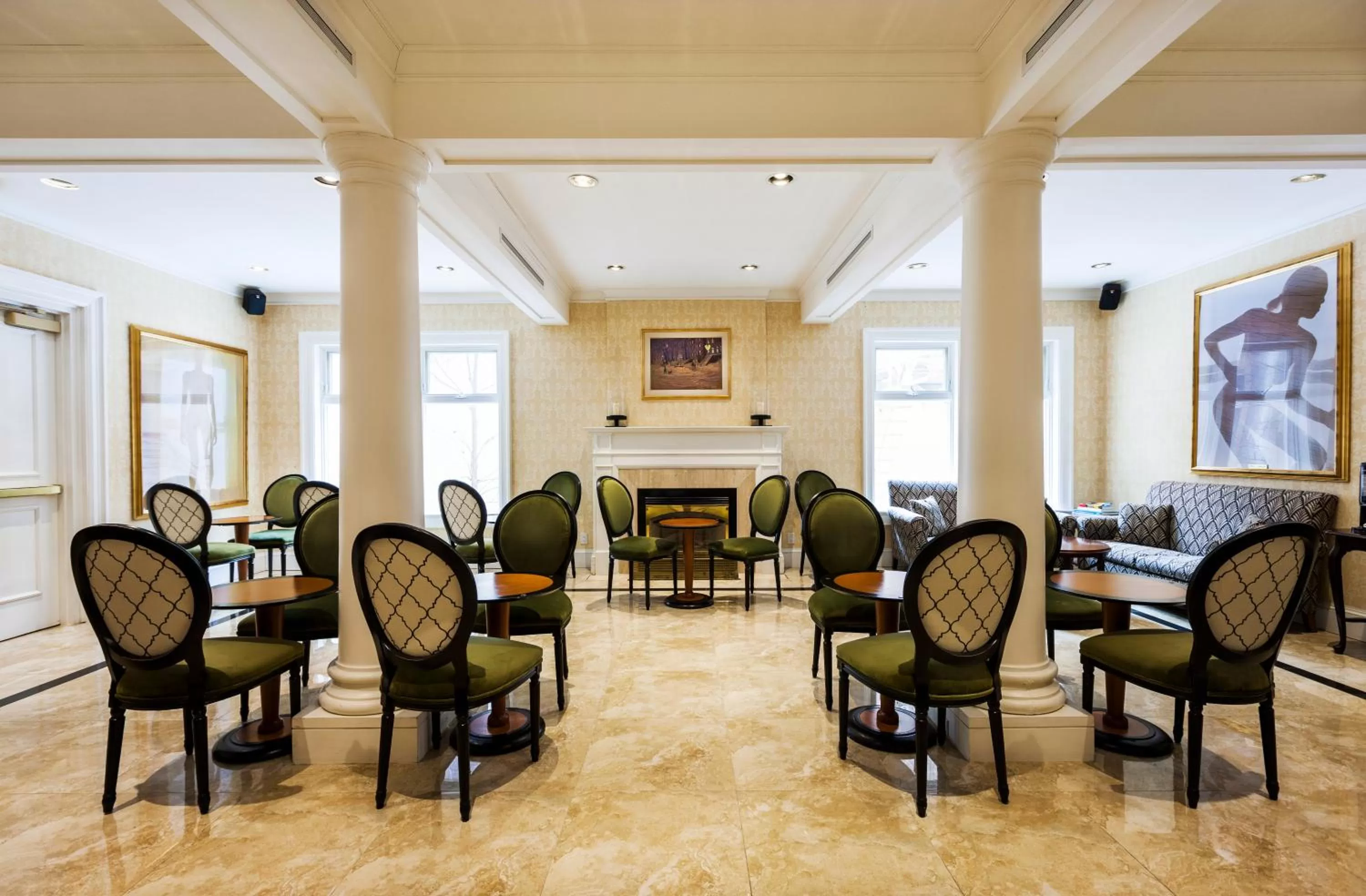 Restaurant/places to eat in Chateau Versailles