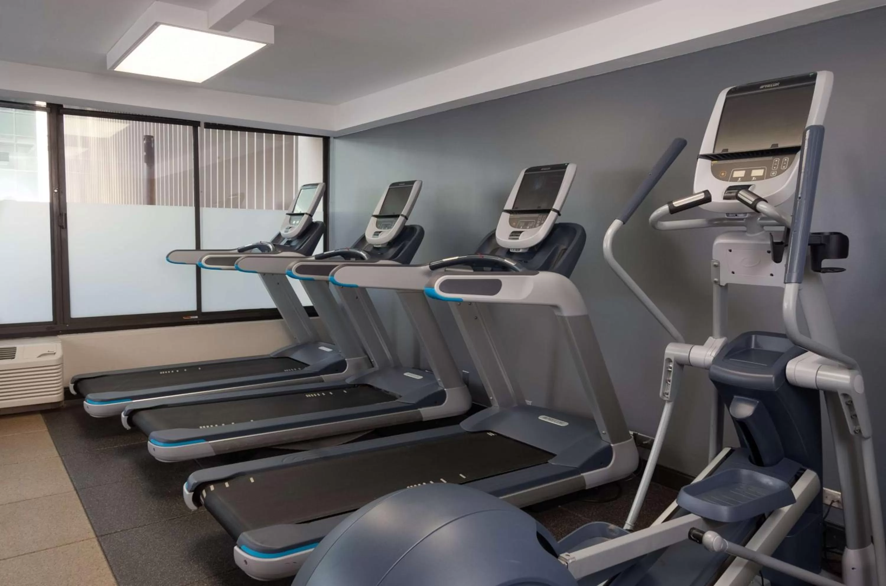 Fitness centre/facilities in DoubleTree by Hilton Hotel Cleveland Downtown - Lakeside