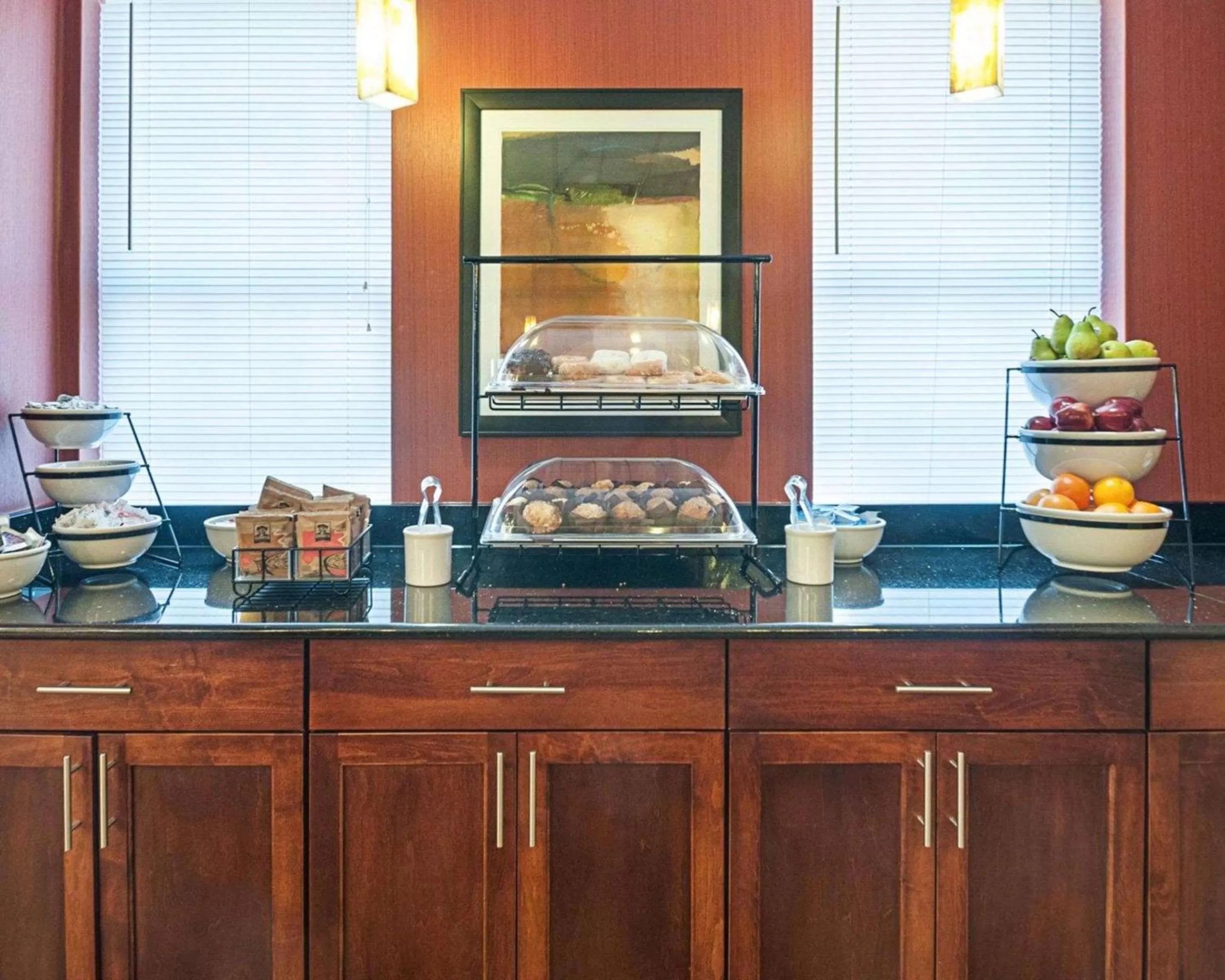 Restaurant/places to eat in Comfort Inn Ballston