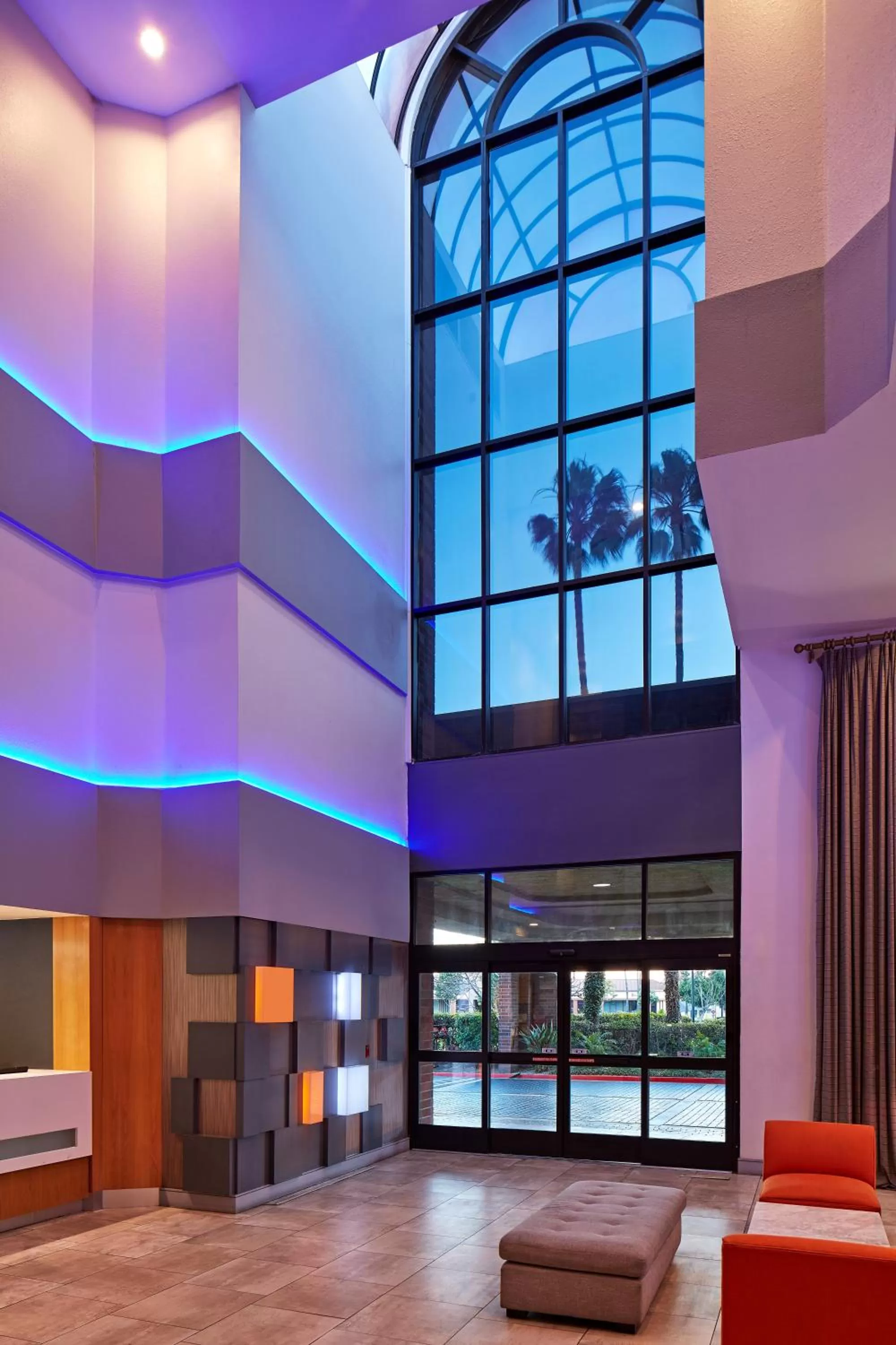 Lobby or reception in Best Western Plus Meridian Inn & Suites, Anaheim-Orange