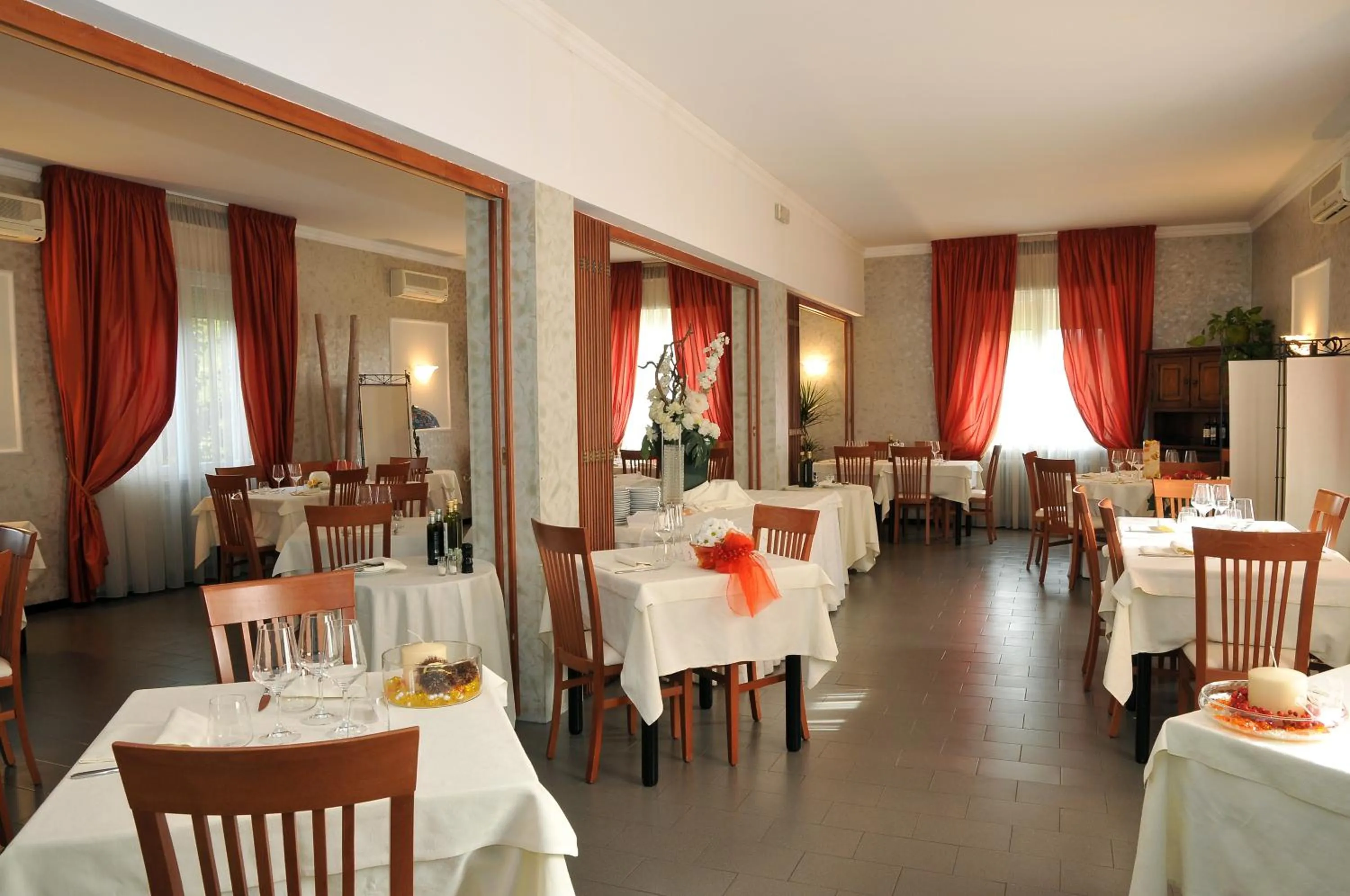 Restaurant/places to eat in Hotel Mini Palace - Country House
