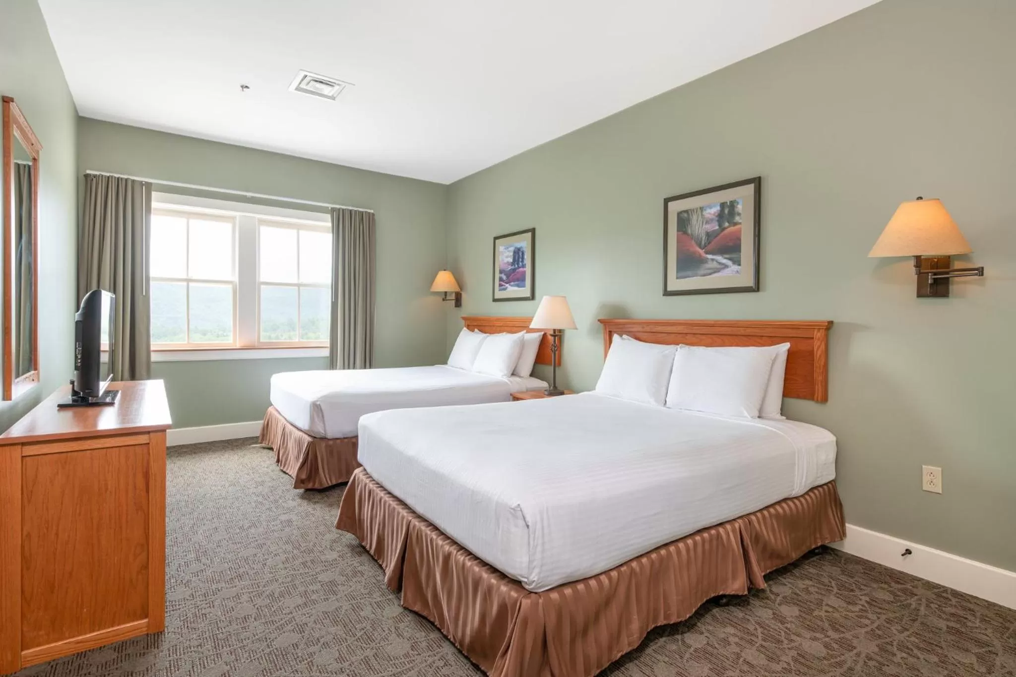 Photo of the whole room, Bed in Jackson Gore Village on Okemo Mountain