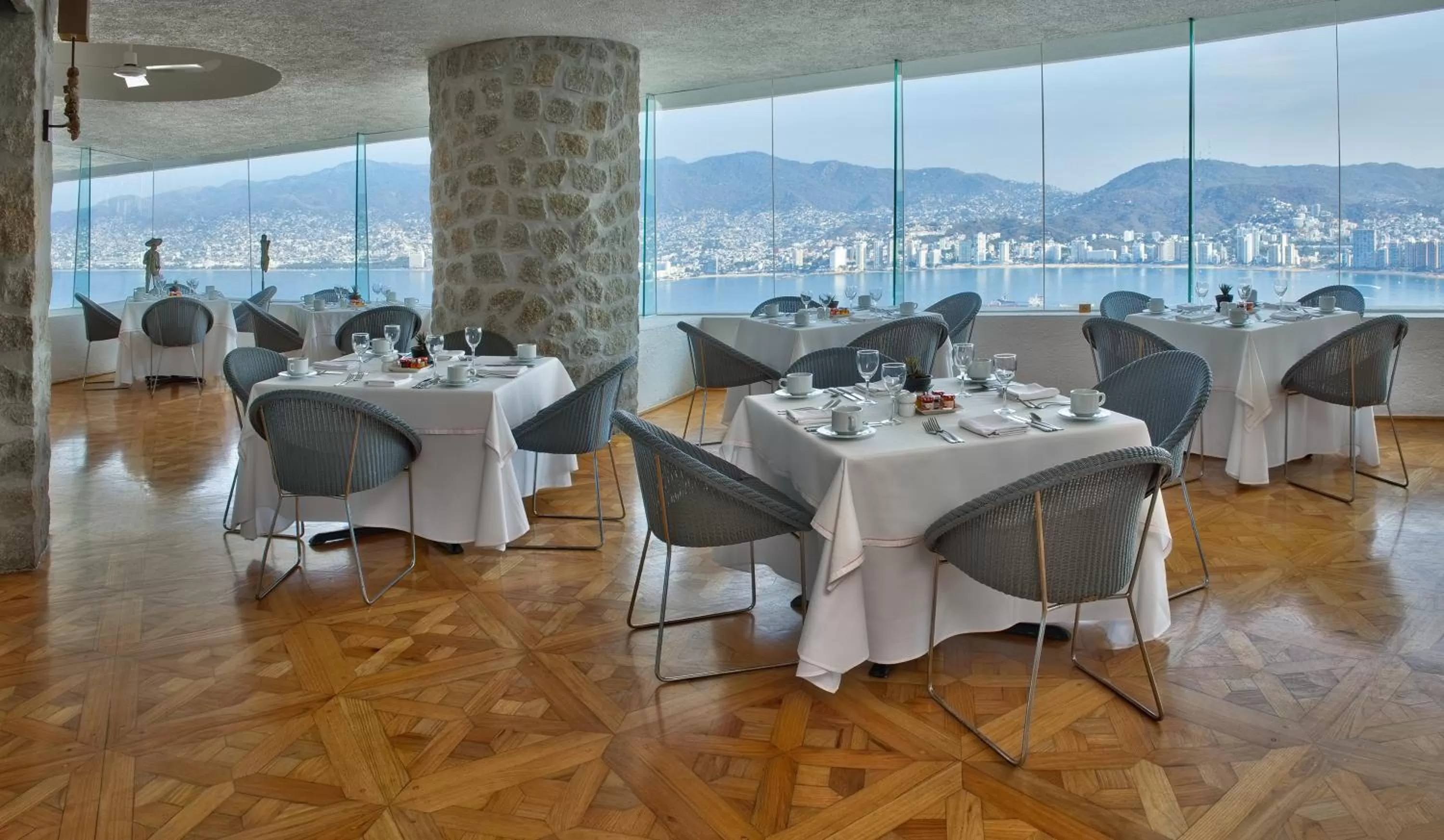Restaurant/places to eat in Las Brisas Acapulco
