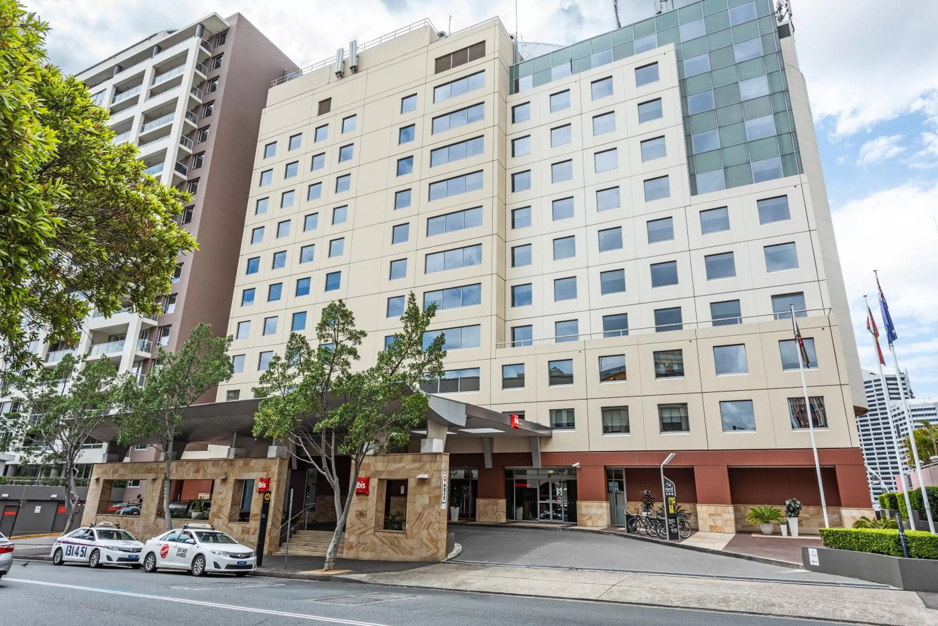 Property building in ibis Sydney Darling Harbour
