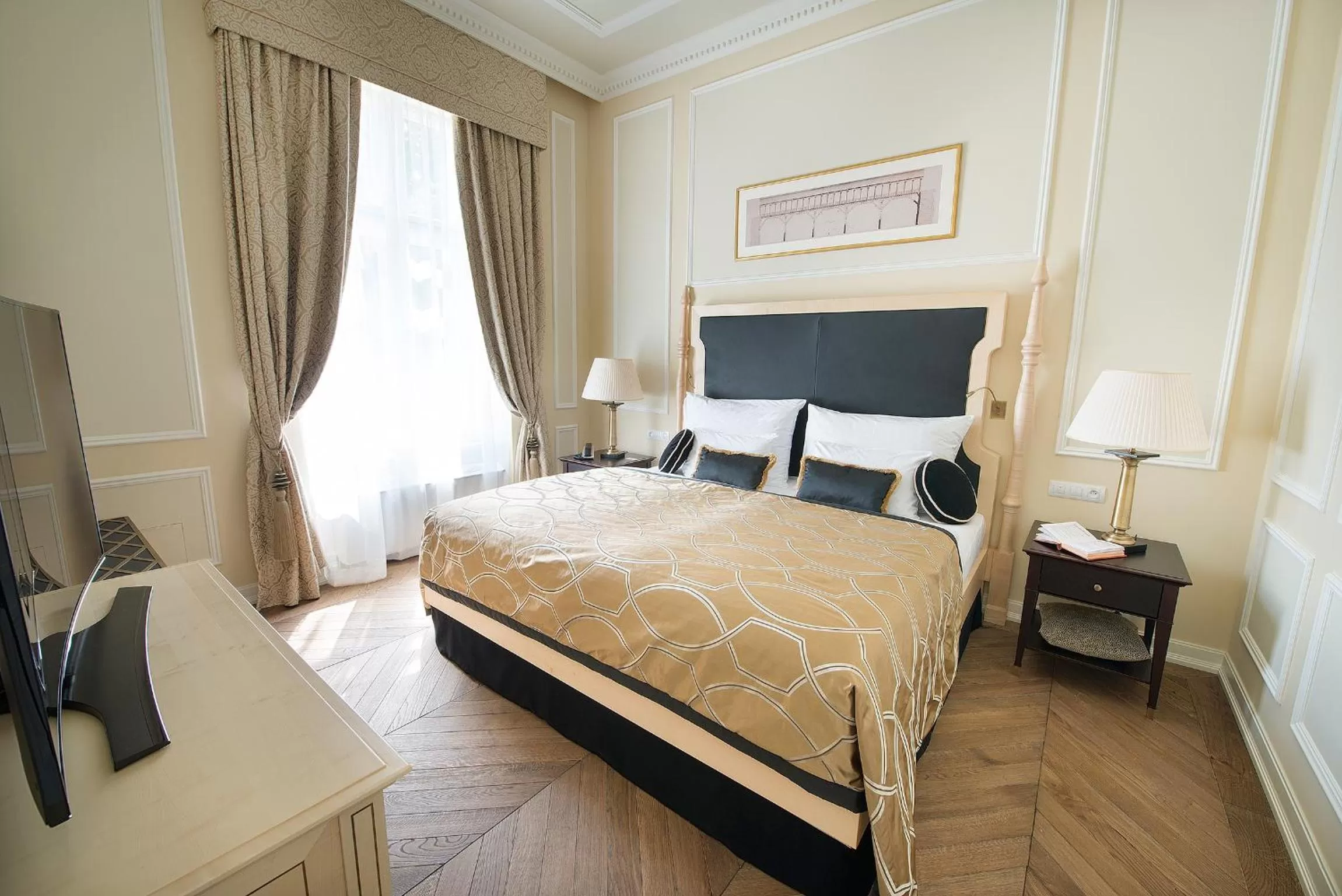 Bedroom, Bed in Wilson Palace by LOFT