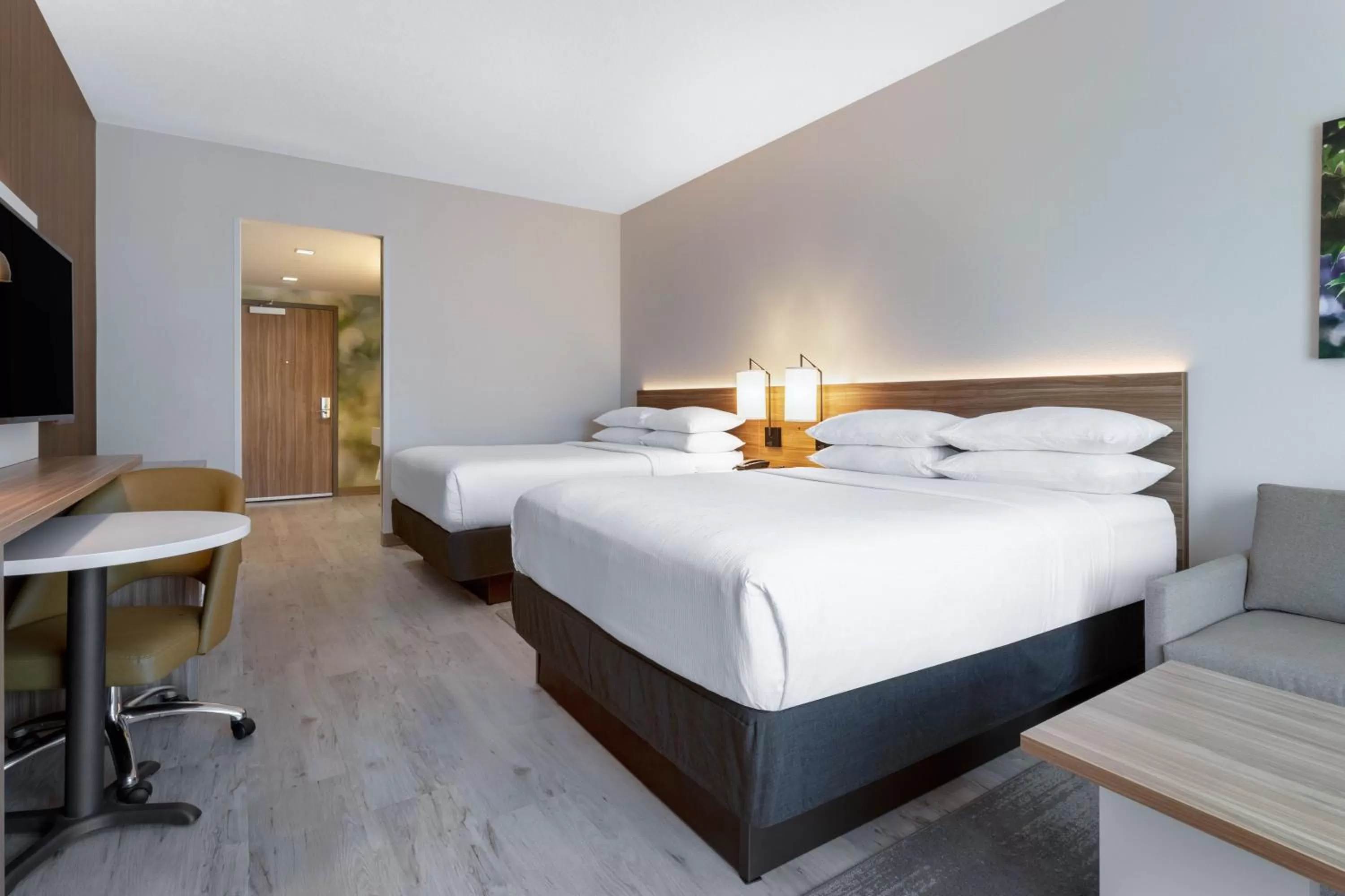 Bedroom, Bed in Wyndham Garden Orlando Universal / I Drive