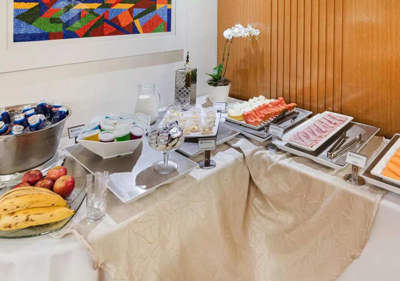 Breakfast in Hotel Nacional Inn Cambuí Campinas Residence