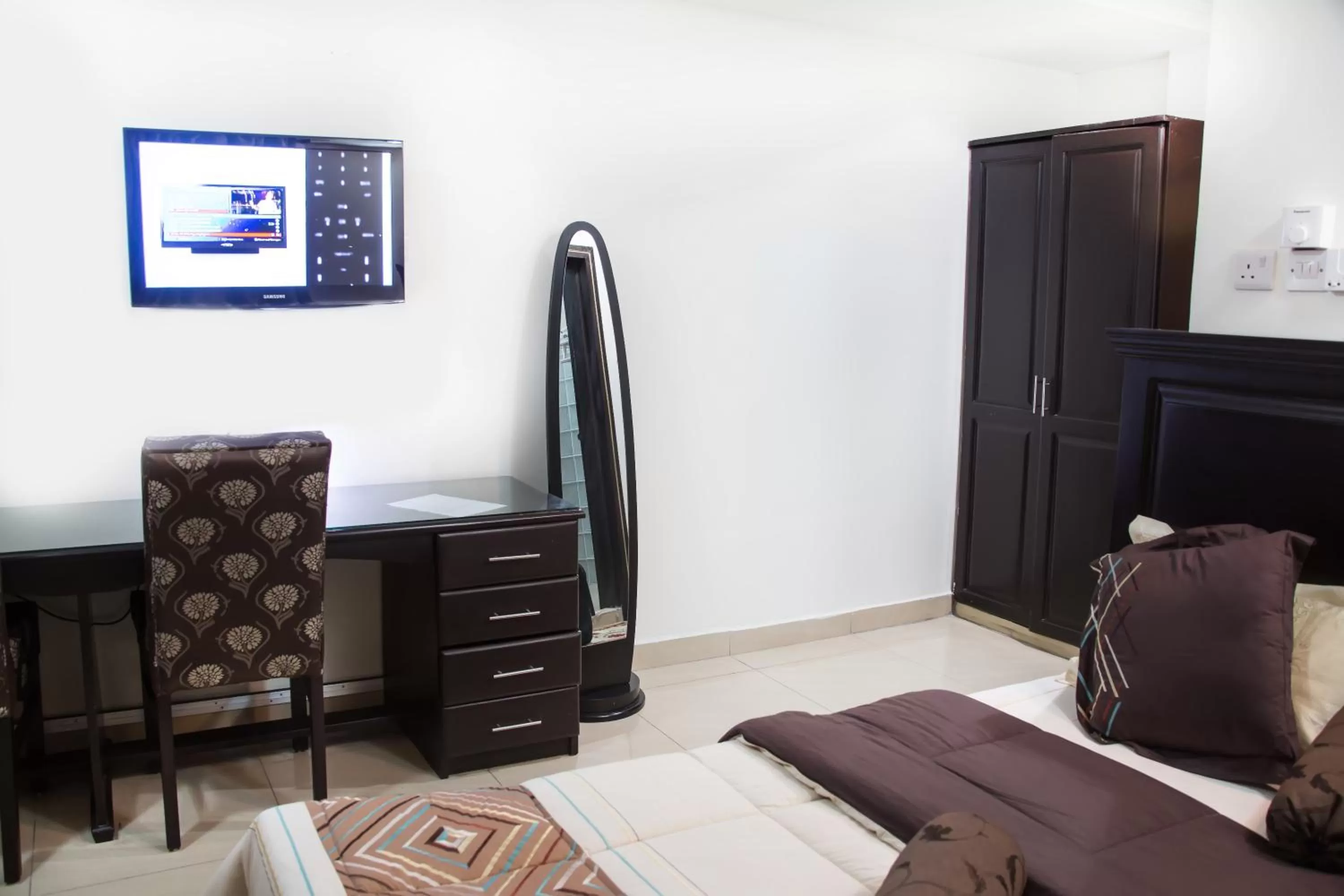 Bed in Sleep Inn Hotel - Kariakoo