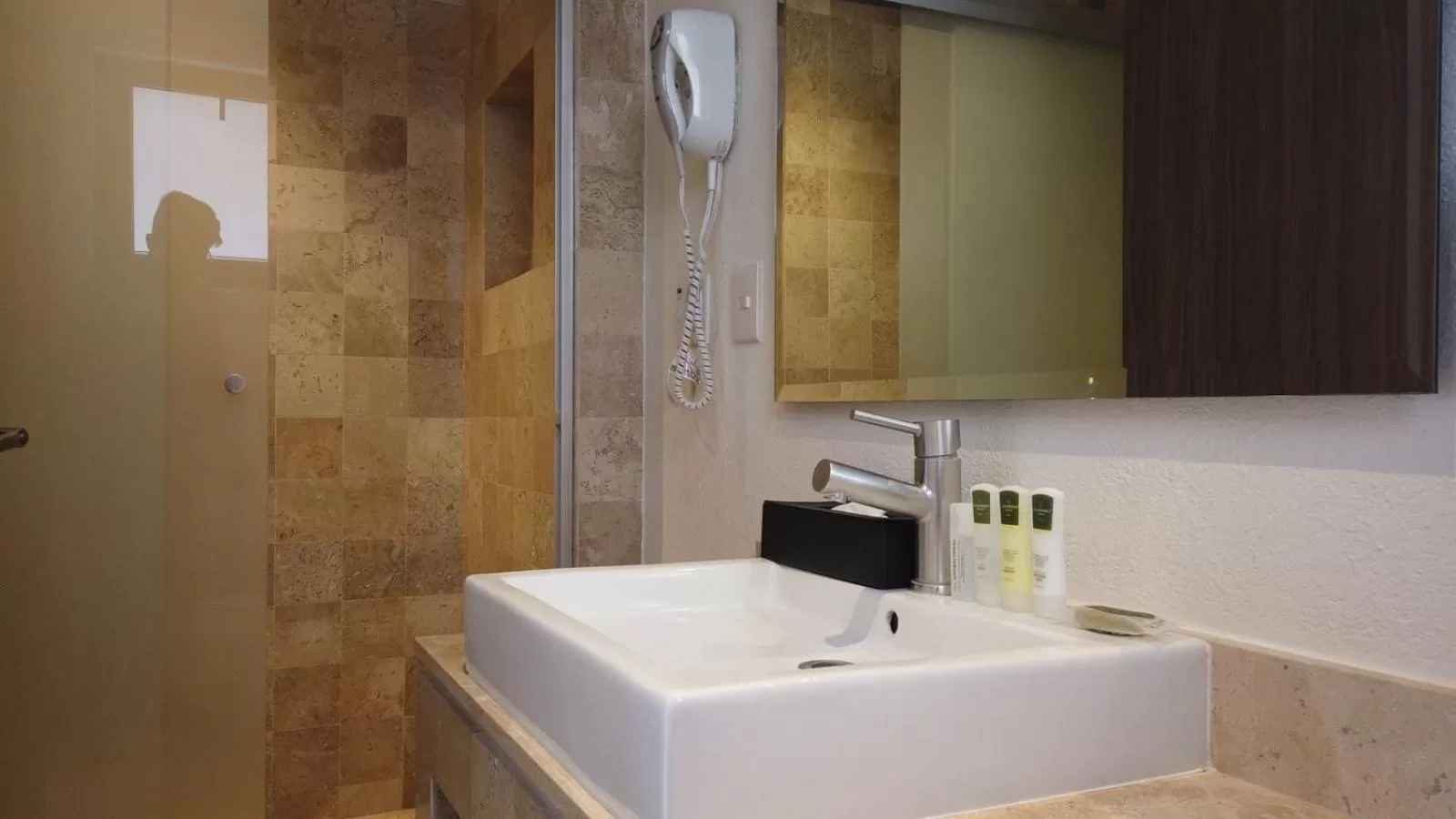 Bathroom in Ilo Rojo San Miguel de Allende Curamoria Collection